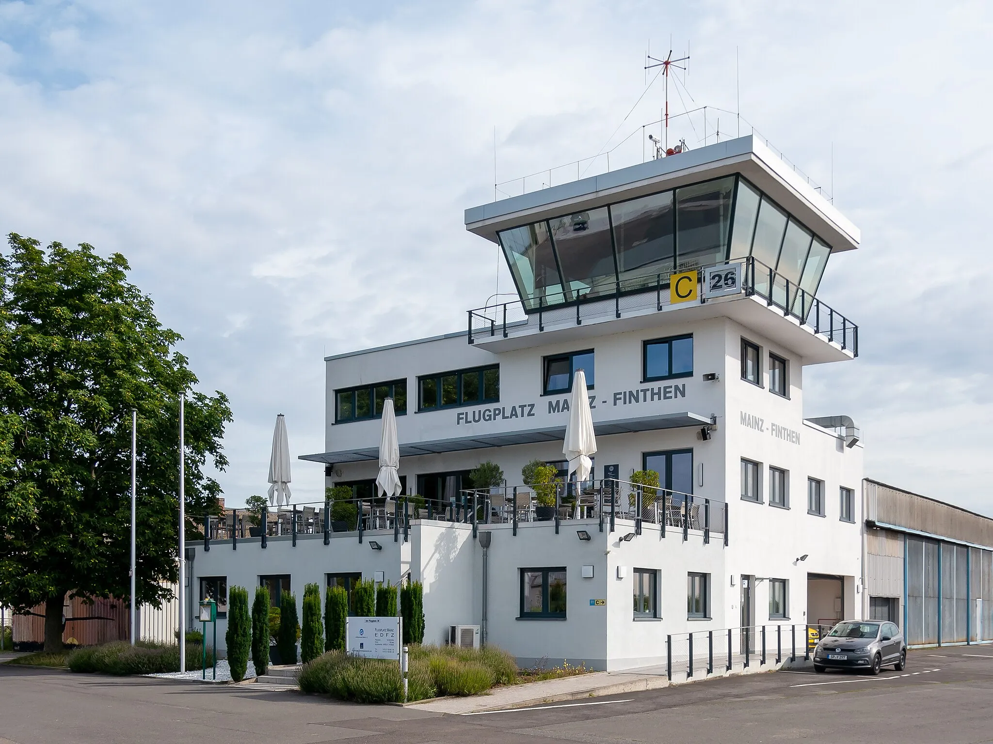 Photo showing: Tower of Finthen airfield in Mainz