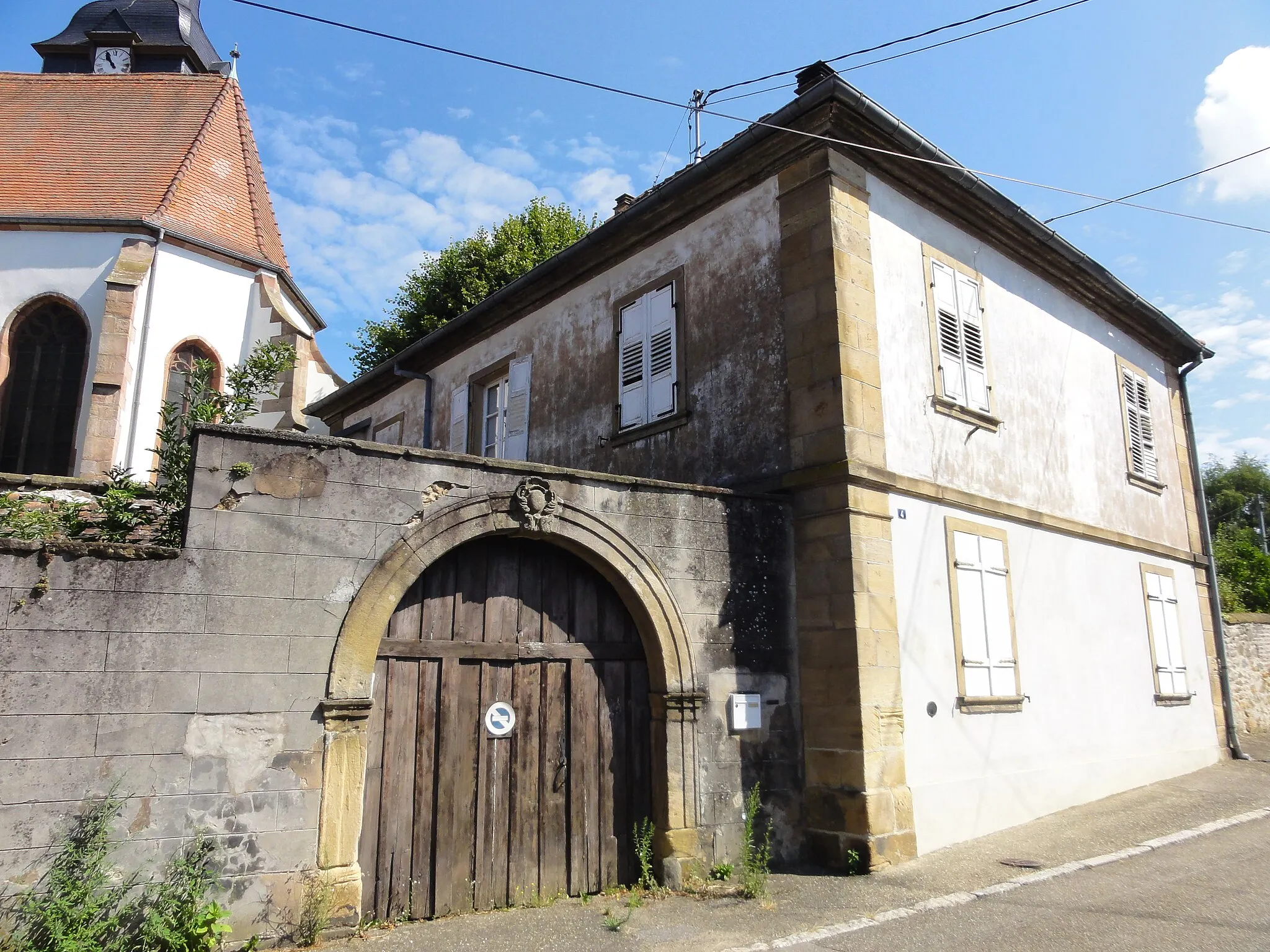 Photo showing: This building is indexed in the base Mérimée, a database of architectural heritage maintained by the French Ministry of Culture, under the reference IA00118995 .