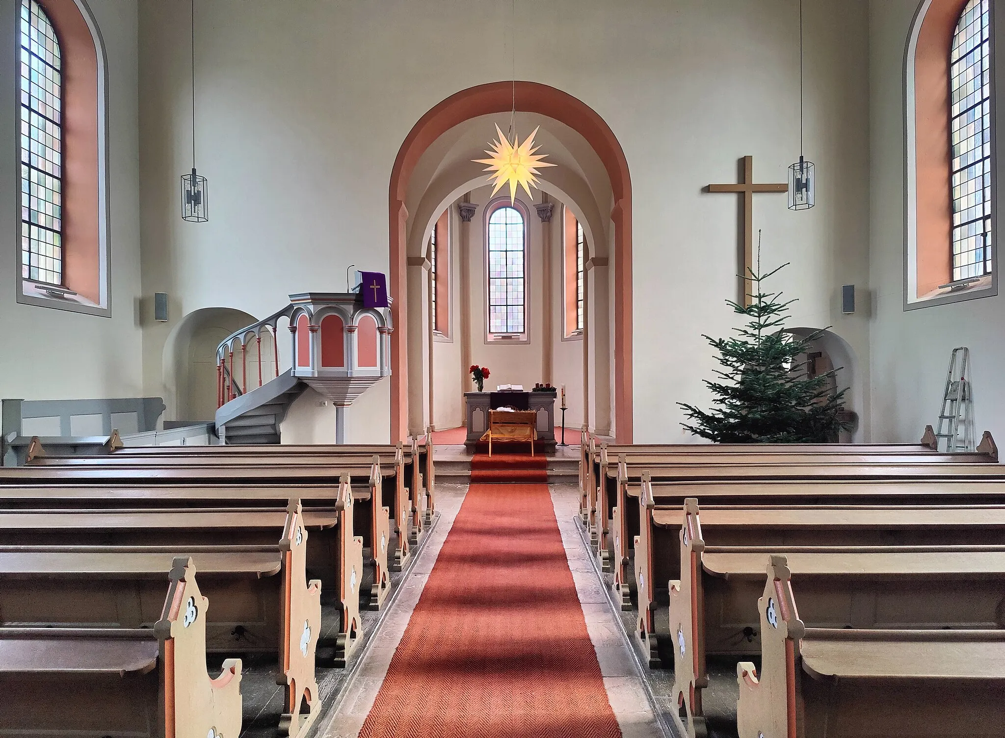 Photo showing: Evangelische Martinskirche (und Autobahnkirche) Waldlaubersheim, Landkreis Bad Kreuznach, Rheinland-Pfalz, Deutschland