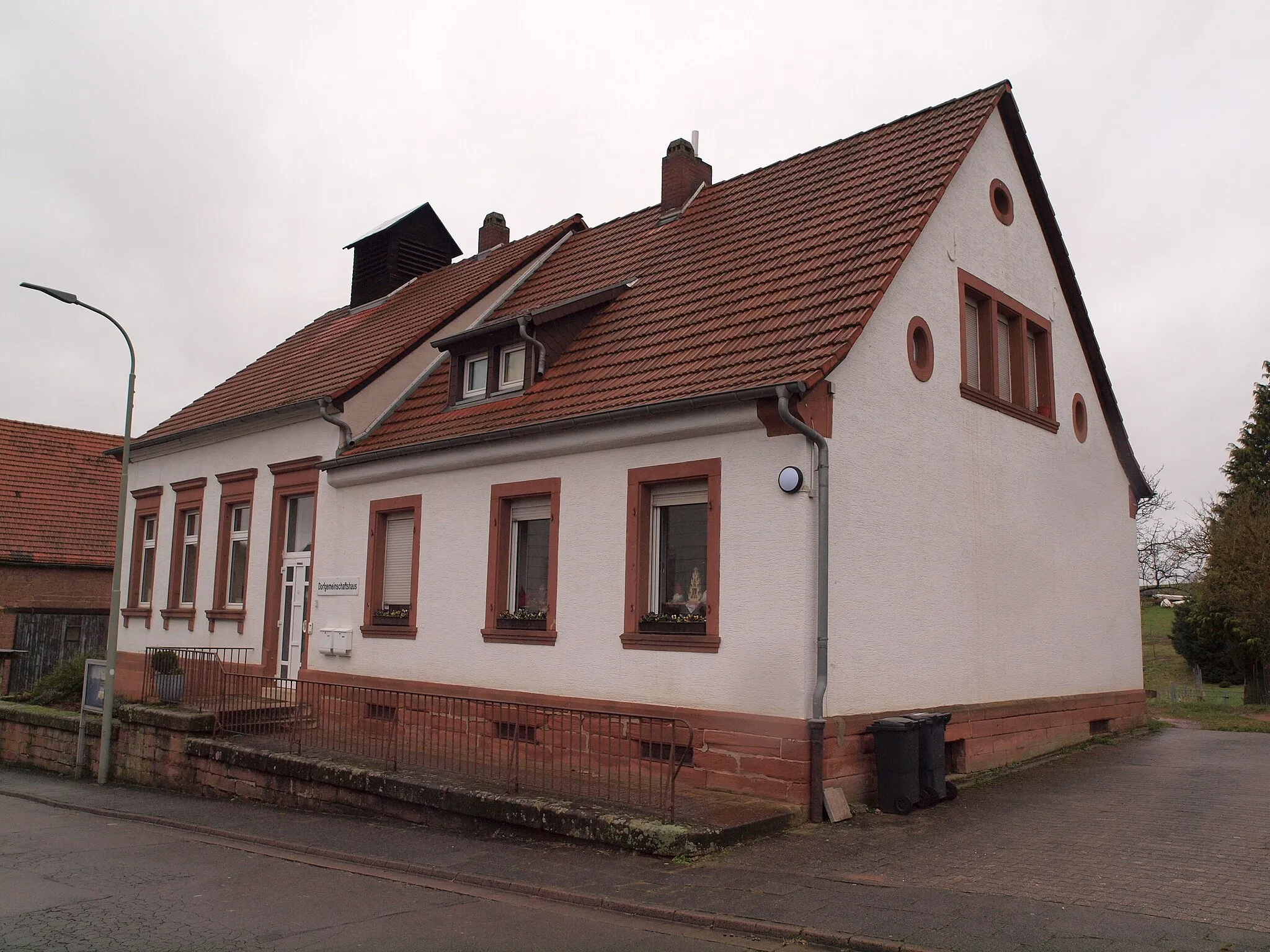 Photo showing: Dorfgemeinschaftshaus Sambach