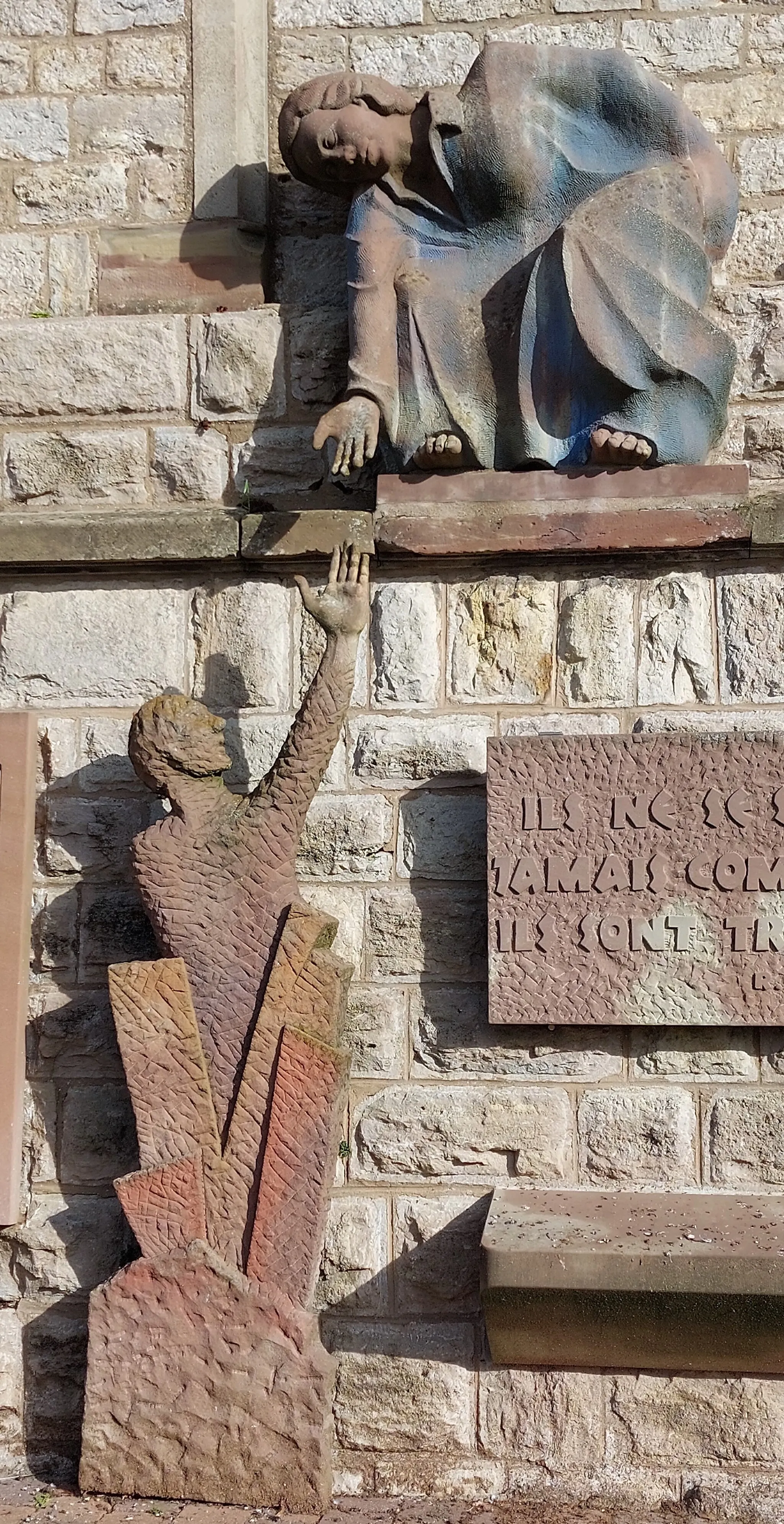 Photo showing: Monument aux morts de 14-18 et 39-45 à Etting