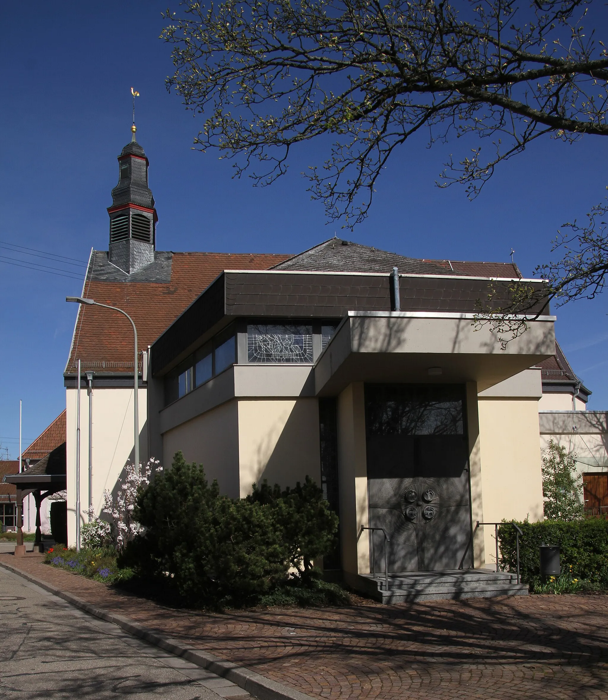 Photo showing: Church of St. Laurentius in Wörth-Büchelberg.