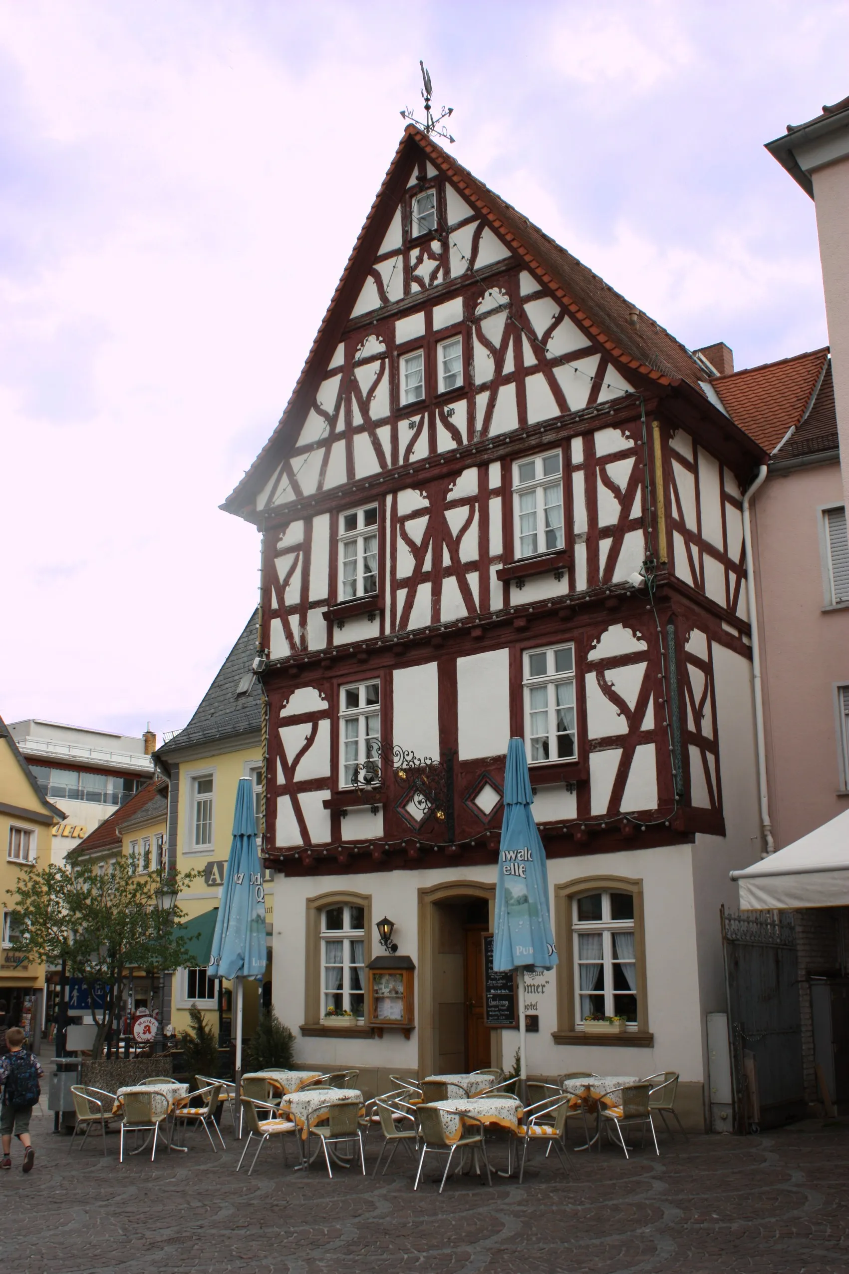 Photo showing: Alzey, the wine restaurant "Römer"