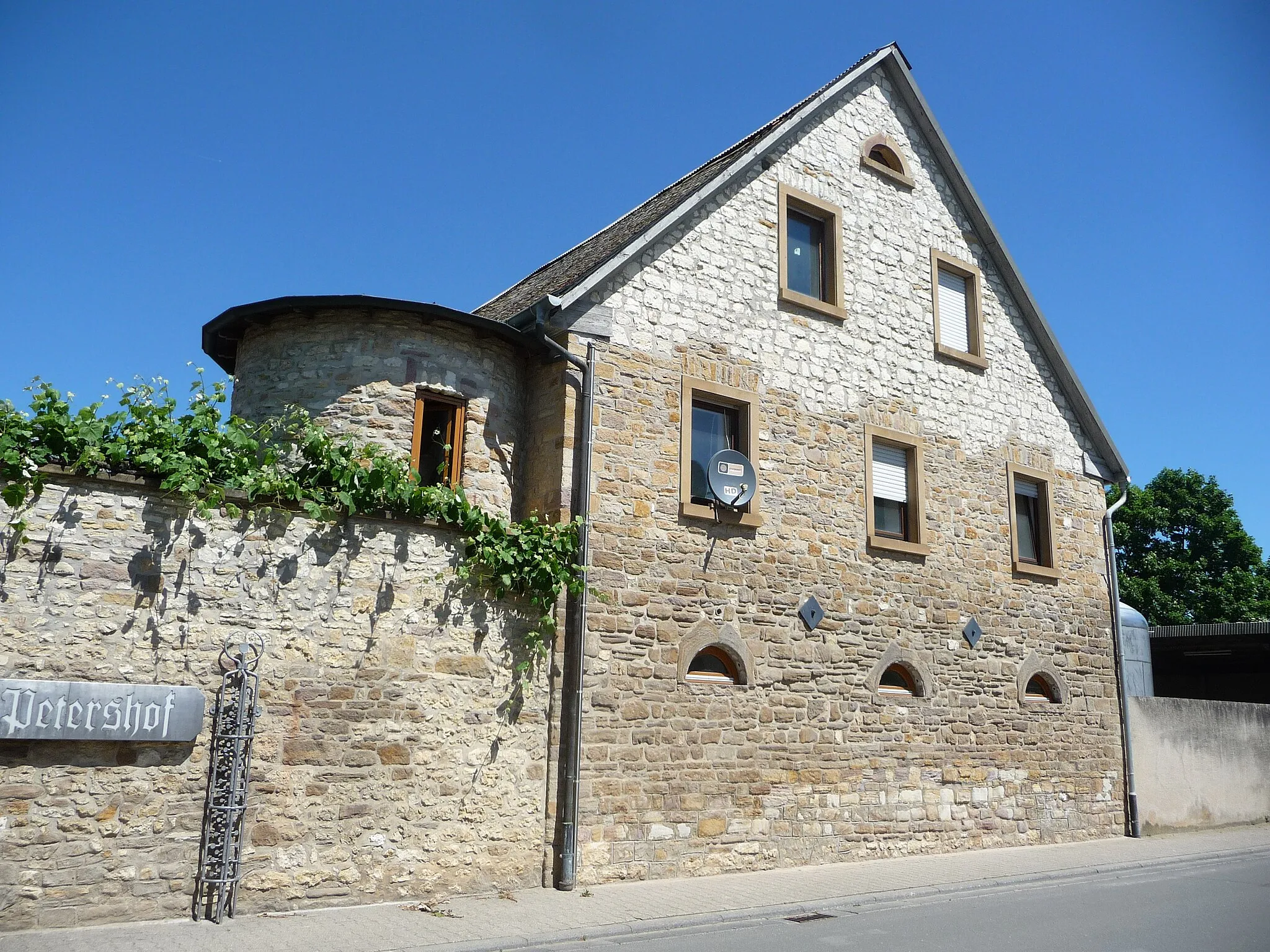 Photo showing: Schafhausen ist ein Stadtteil von Alzey im rheinland-pfälzischen Landkreis Alzey-Worms.