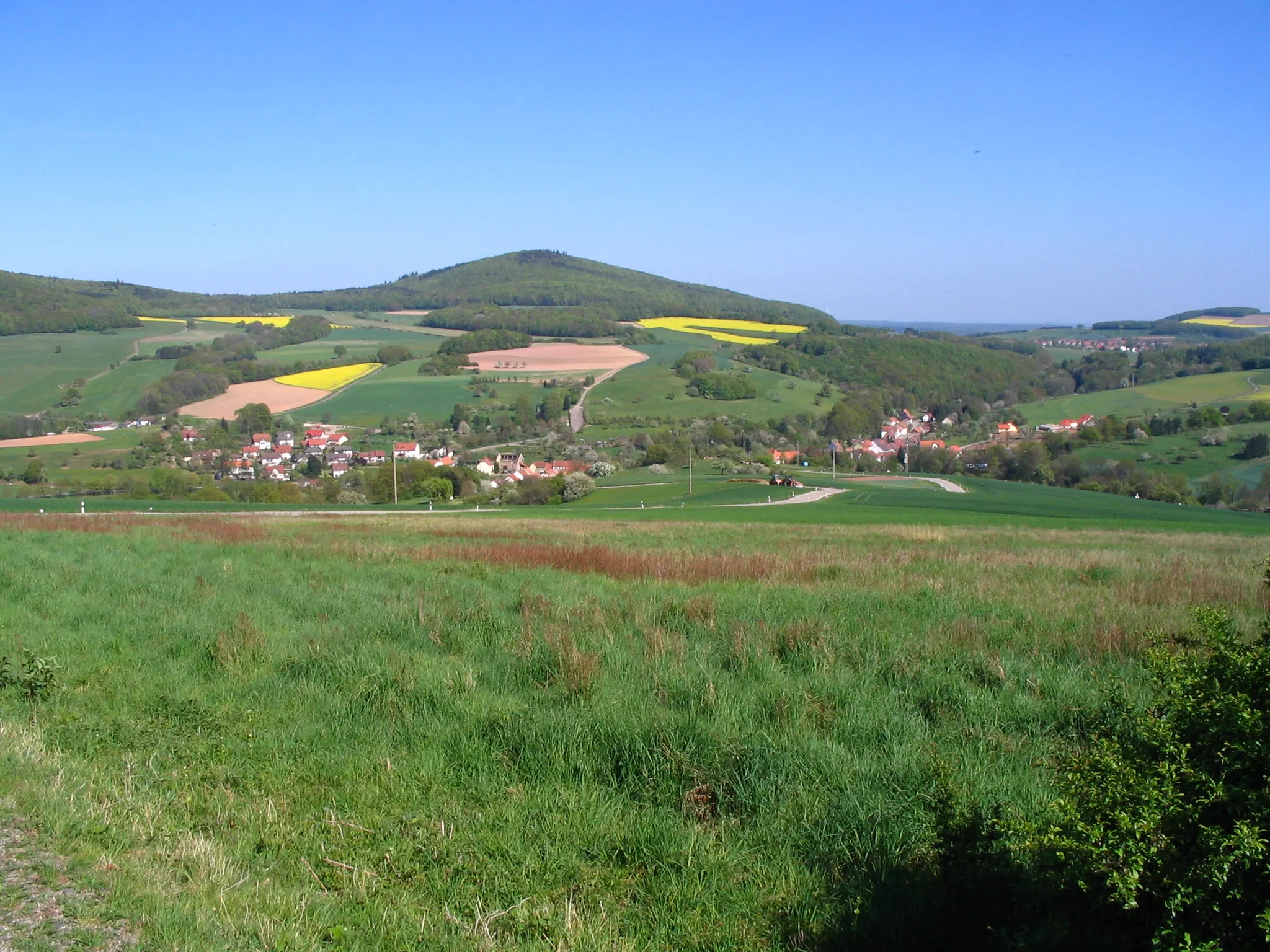 Photo showing: Blick über Eßweiler mit Selberg im Hintergrund