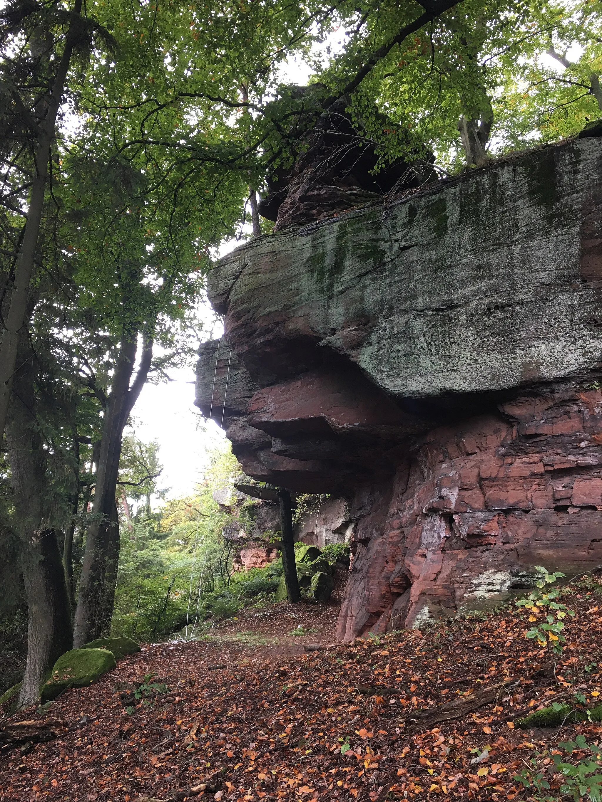 Photo showing: Rahnfelsen