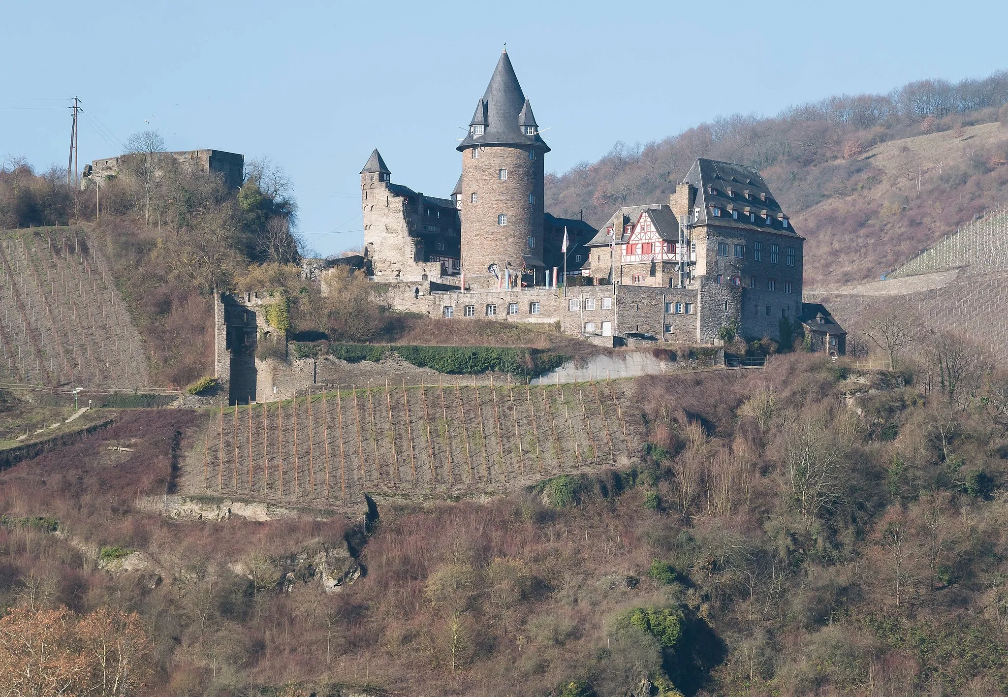 Photo showing: Burg Stahleck vom rechtsrheinischen Ufer gesehen