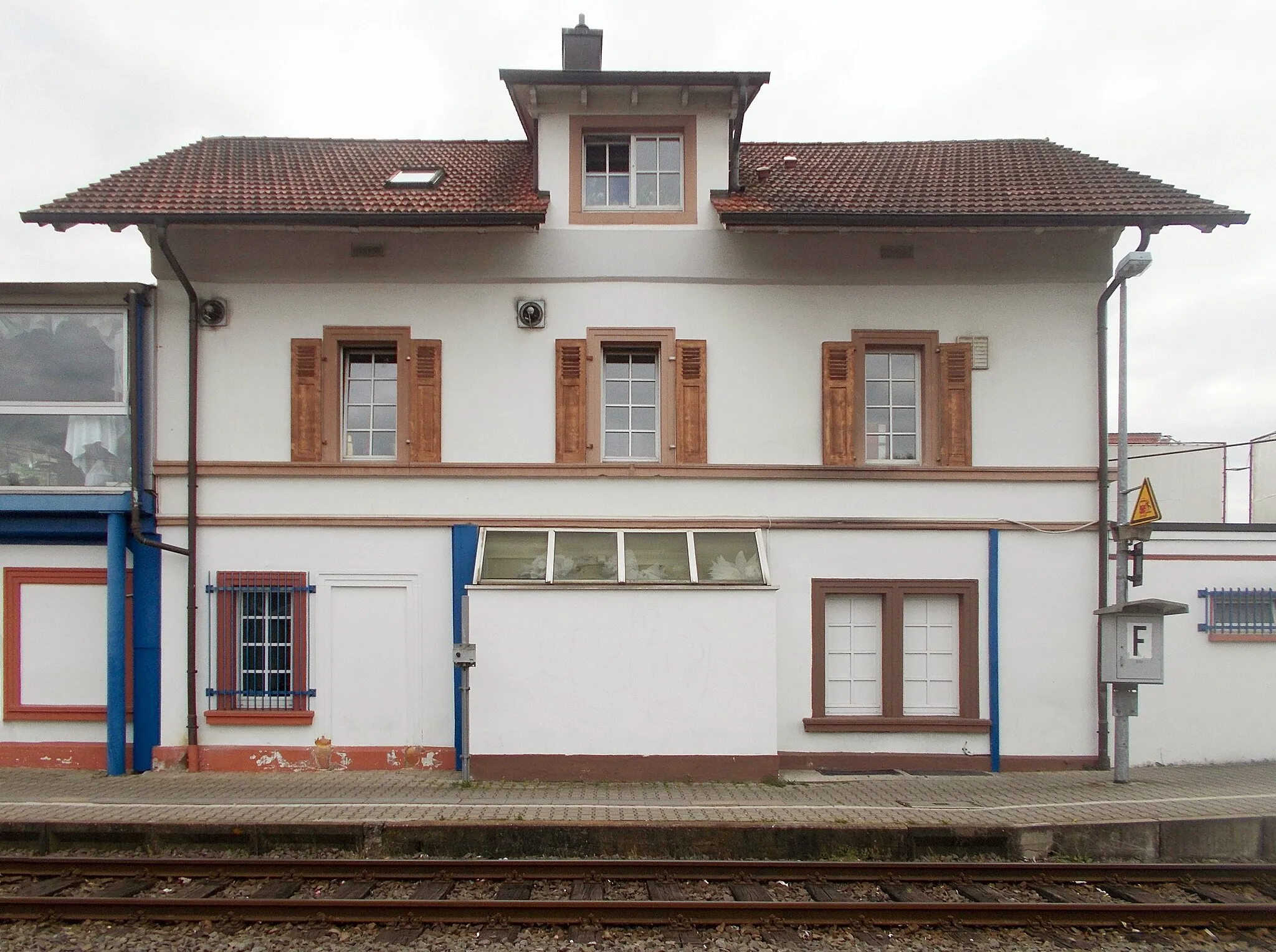 Photo showing: Bahnhof Ramstein, eröffnet 1868 an der Steinbahn