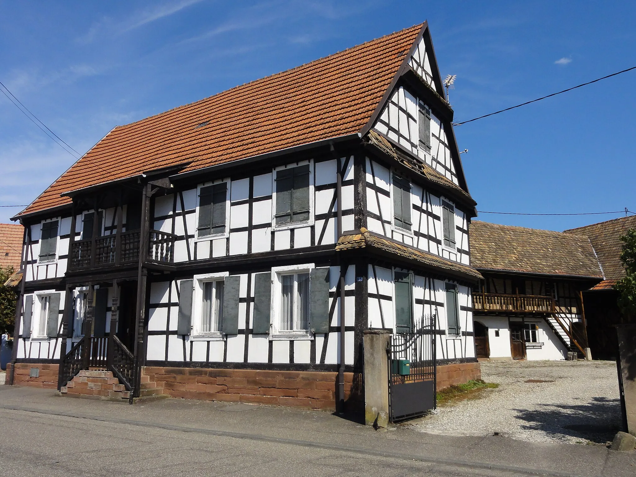 Photo showing: Alsace, Bas-Rhin, Sessenheim, Ancienne ferme, 5 rue de la Paix.