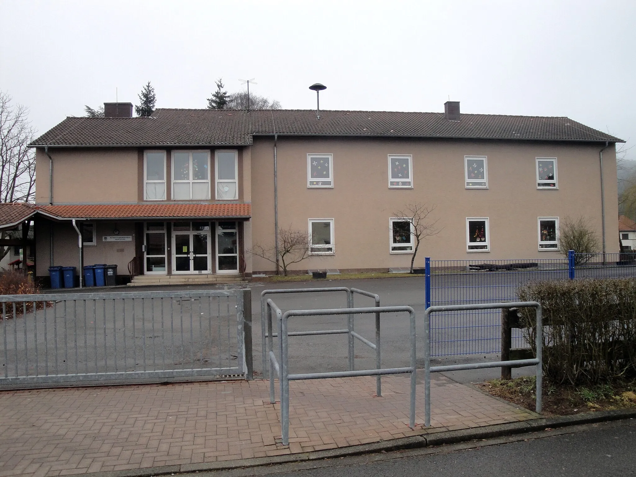 Photo showing: Rotbach-Grundschule Hauptstuhl