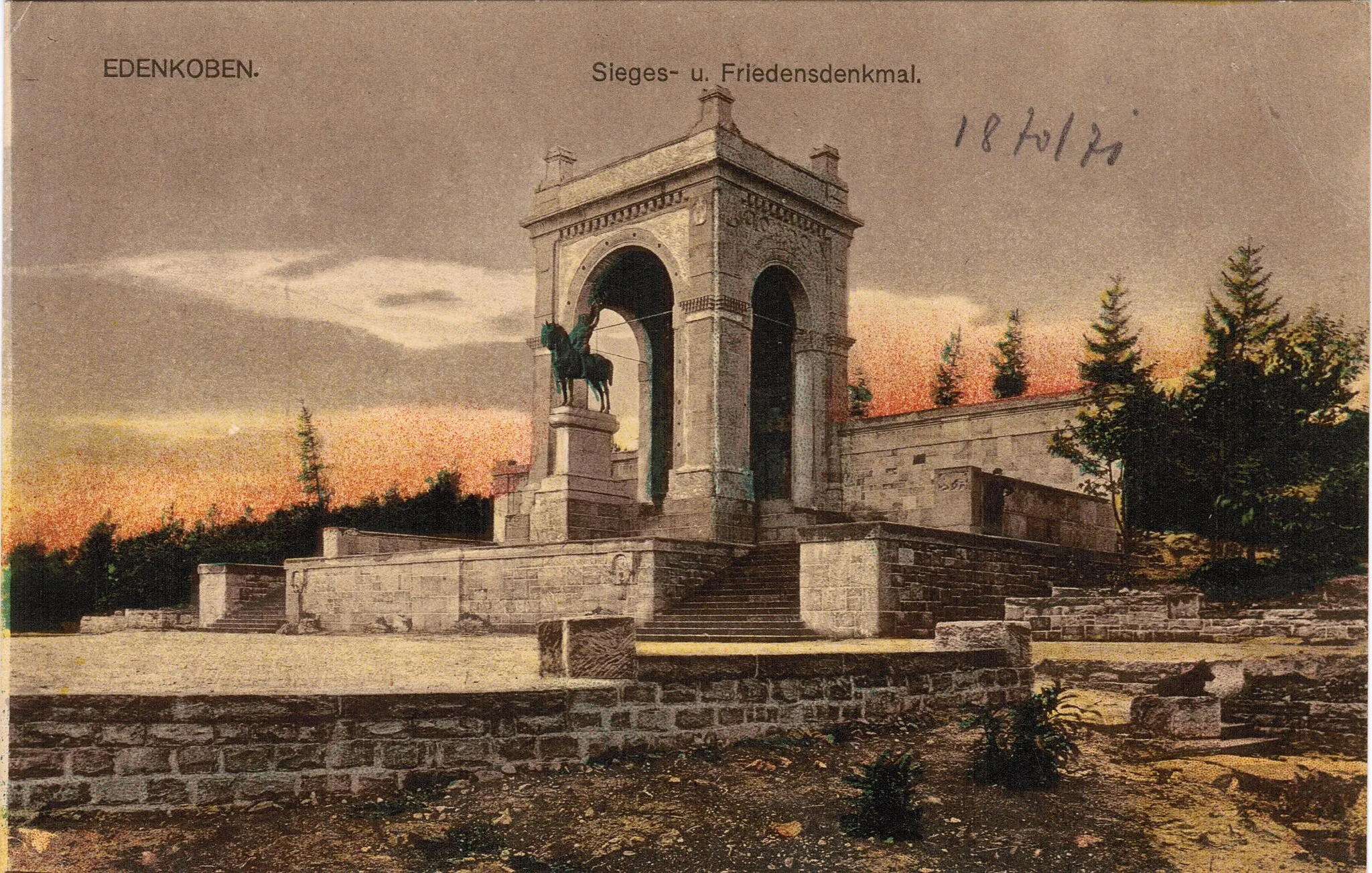 Photo showing: Postkarte aus dem Jahre 1918: Sieges- und Friedensdenkmal in Edenkoben