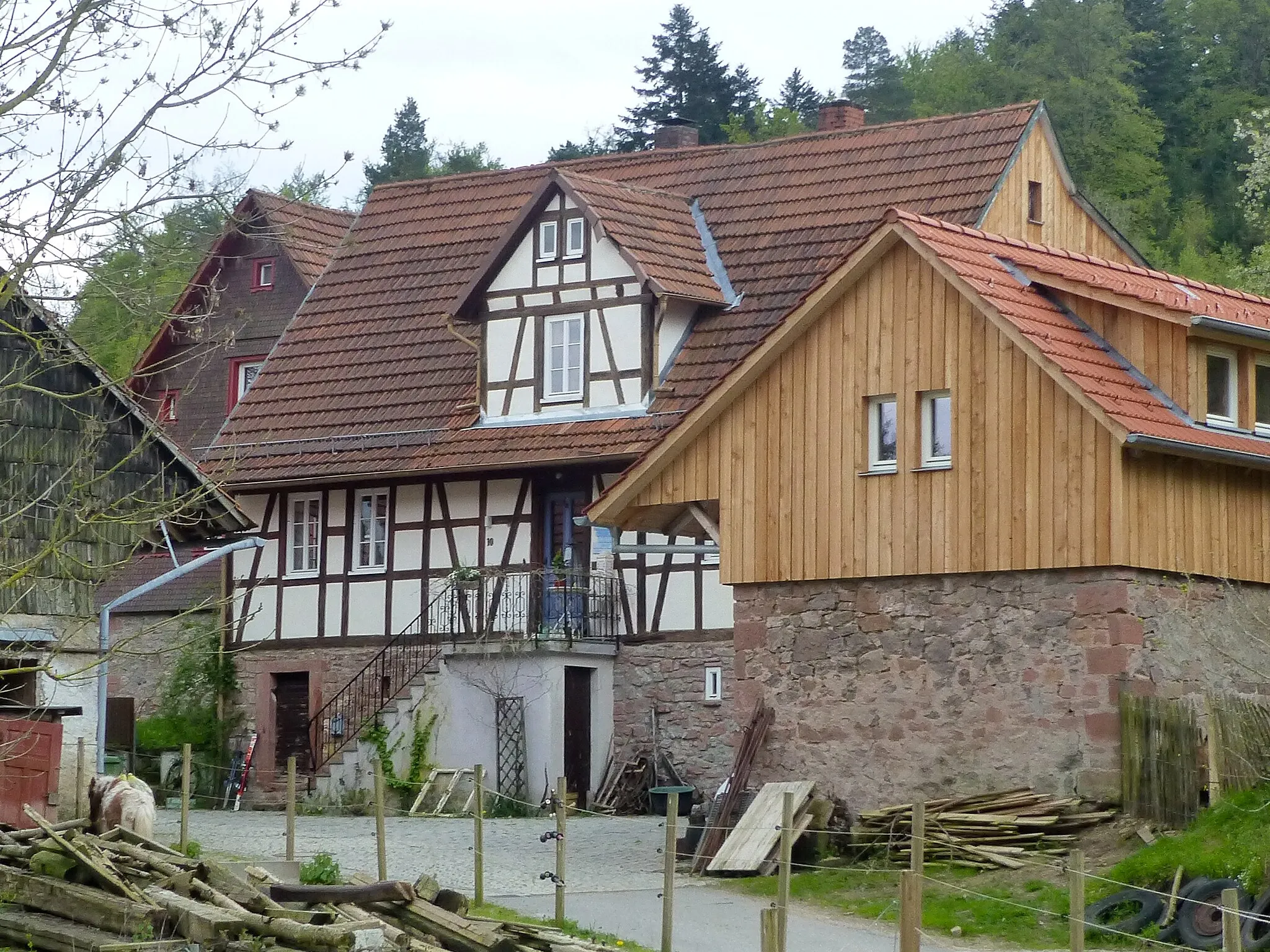 Photo showing: Denkmalgeschütztes Fachwerk-Wohnhaus der Hofanlage Mooswiese 10 in Ober-Scharbach