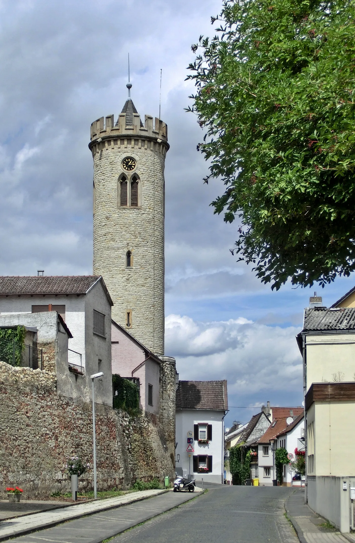 Photo showing: Clock tower (Uhrturm) of Oppenheim, Rhineland-Palatinate.