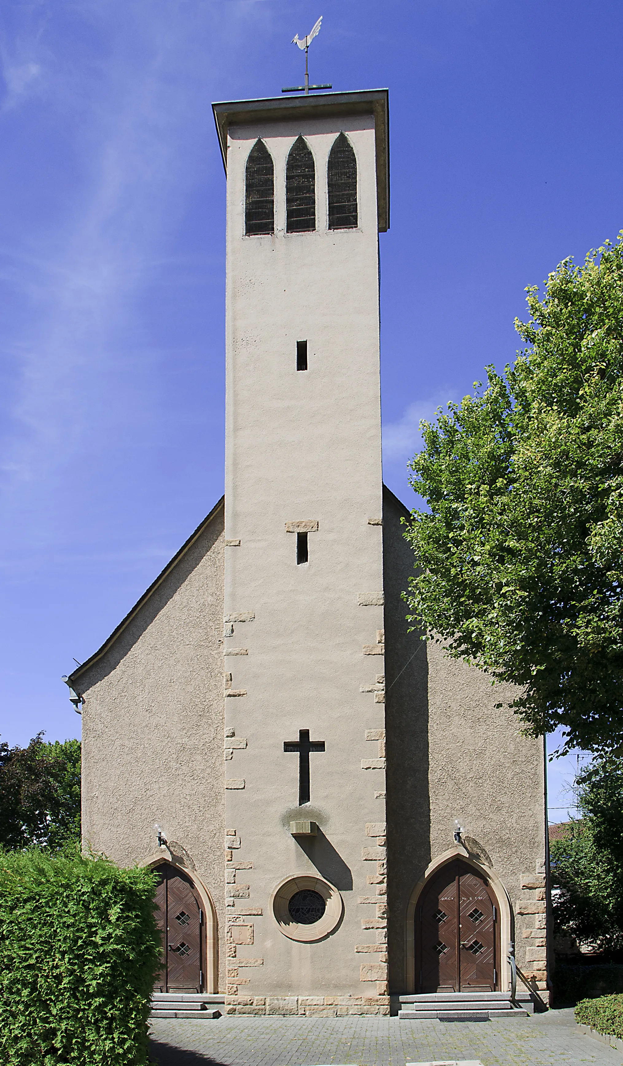 Photo showing: Köngernheim, Katholische Kirche; expressionistisch insiprierter Saalbau, 1931