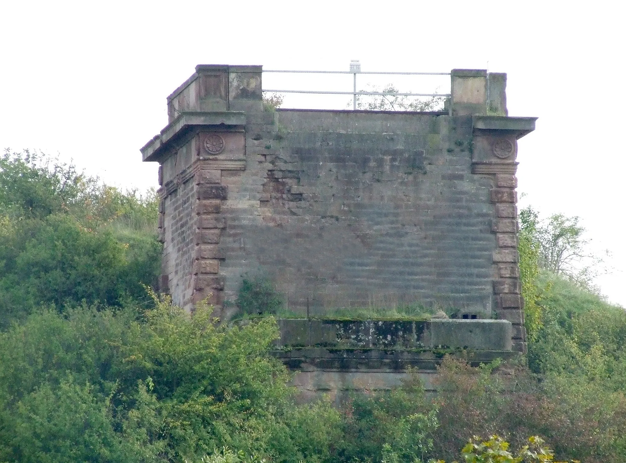 Photo showing: de:Pfrimmtalviadukt bei de:Marnheim (bei diesem Bild habe ich die blöden Grafitischmierereien entfernt)