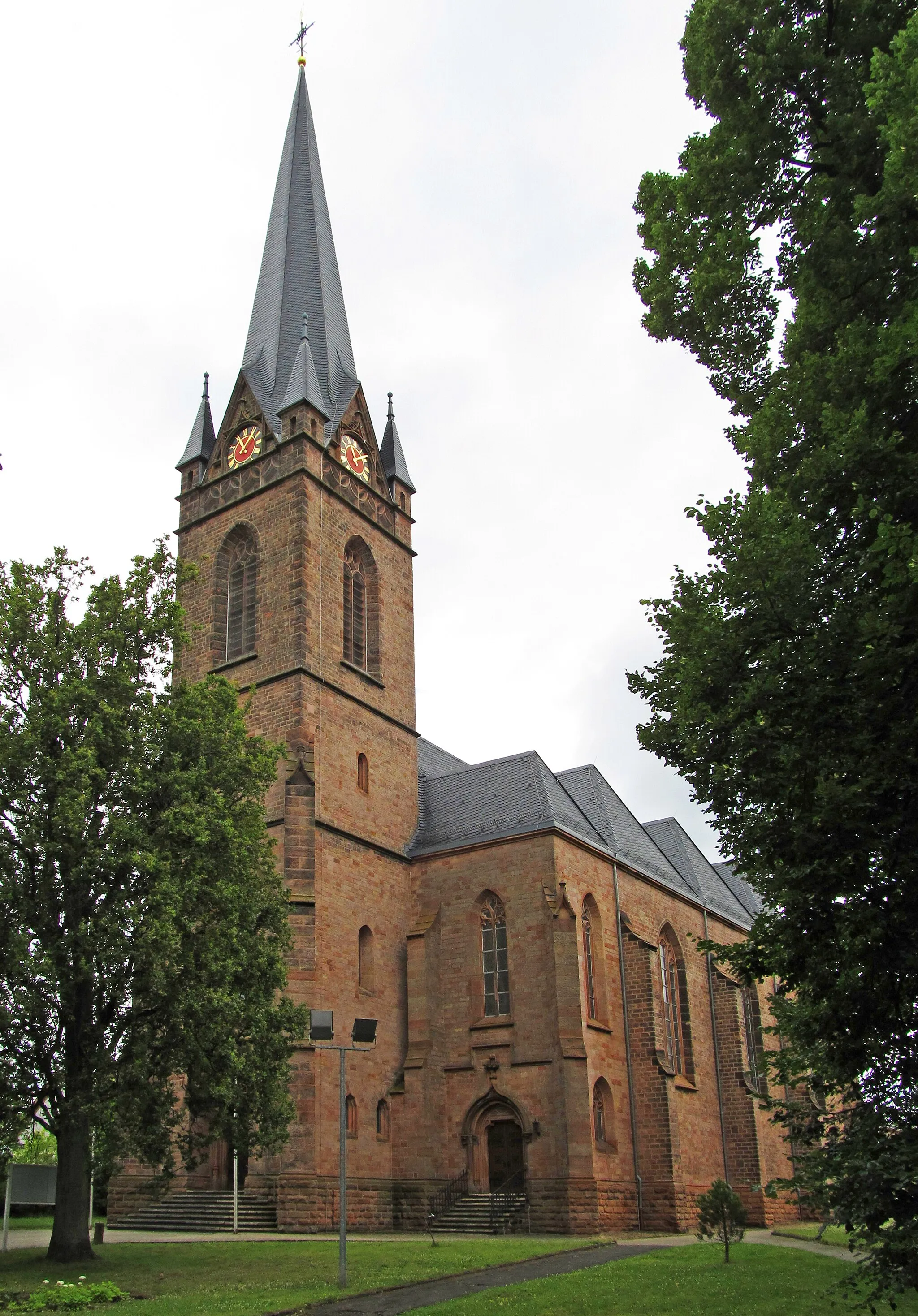 Photo showing: Die katholische Pfarrkirche St. Andreas in Homburg-Erbach, Saarland