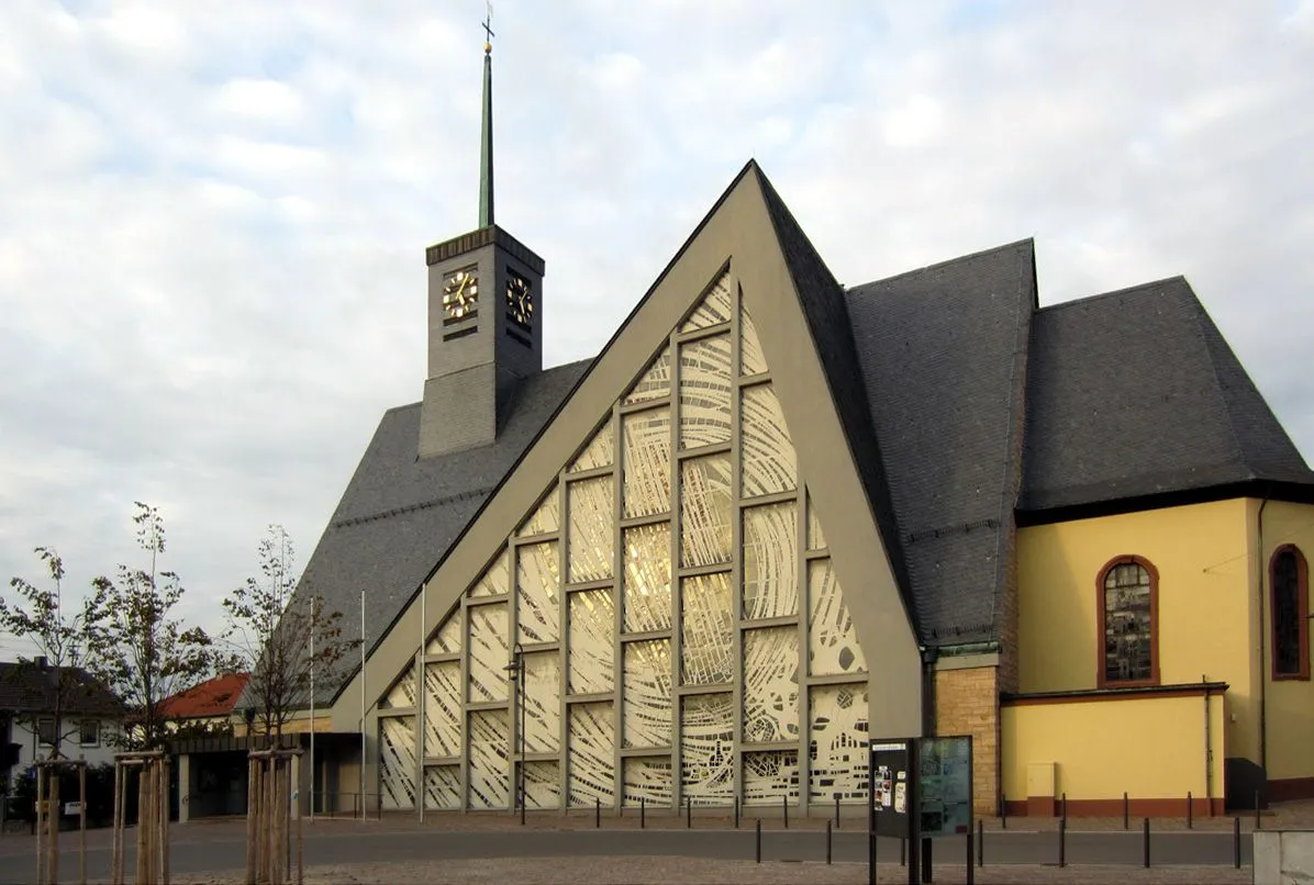 Photo showing: Katholische Pfarrkirche St. Gertrud in Leimersheim