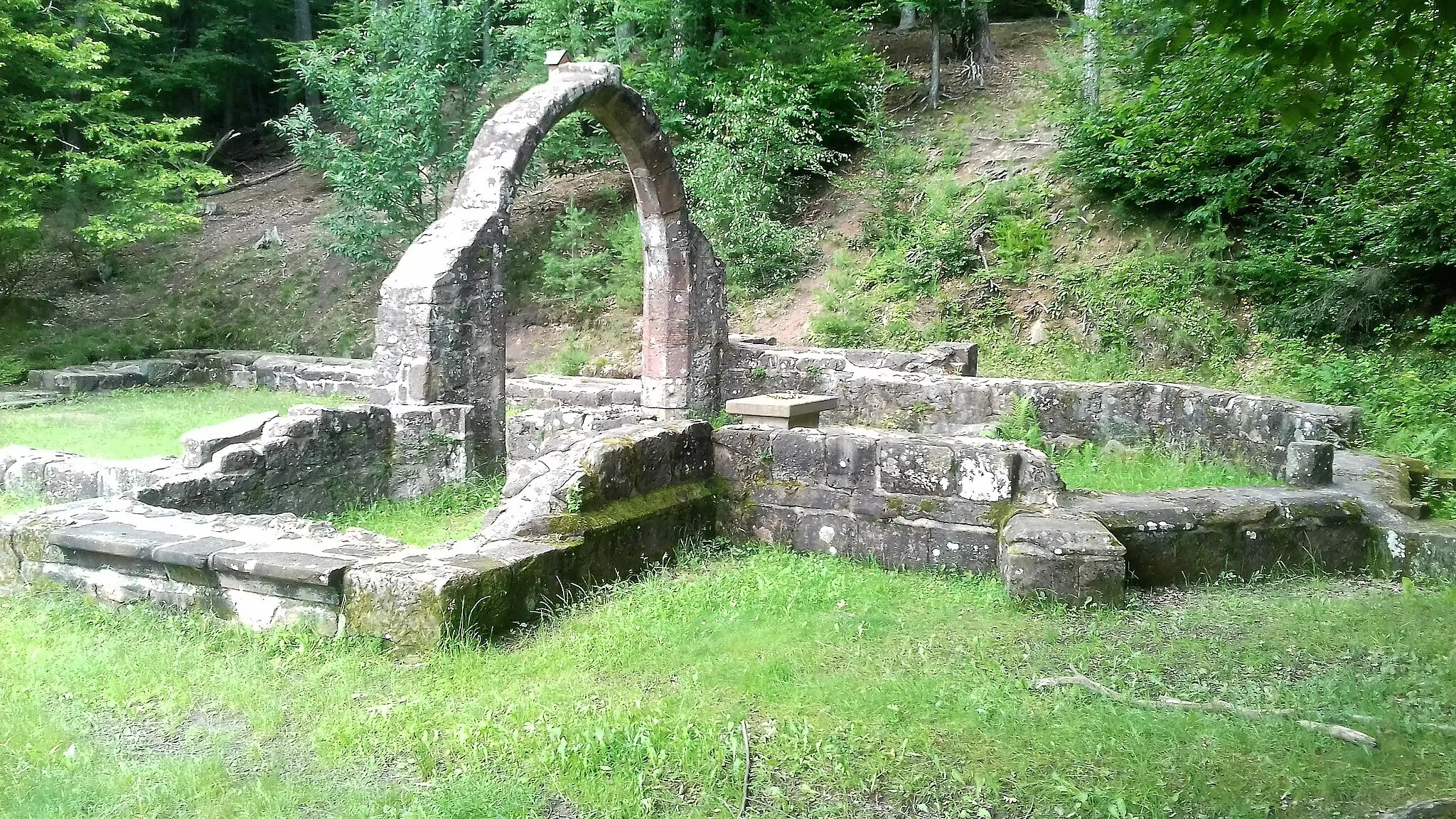 Photo showing: Ruines de l'ermitage Kapellenbogen à Climbach