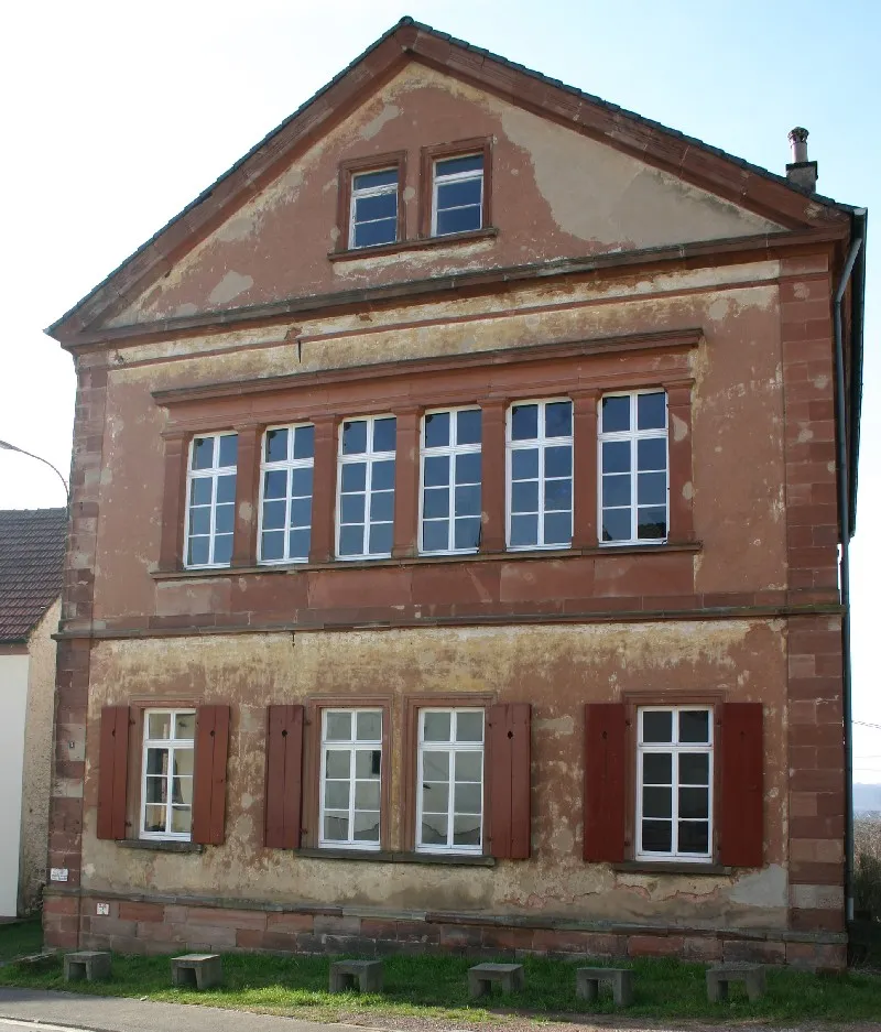 Photo showing: Alte Schule in der Straße am Römerturm