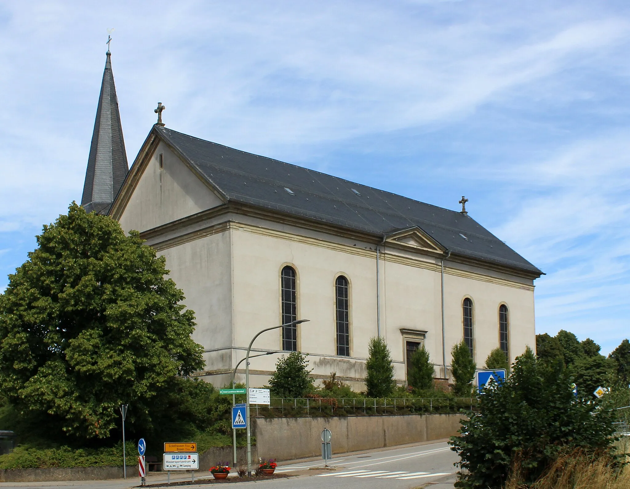 Photo showing: Die katholische Pfarrkirche St. Martin im saarländischen Neunkirchen/Nahe, einem Ortsteil der Gemeinde Nohfelden, Landkreis St. Wendel.