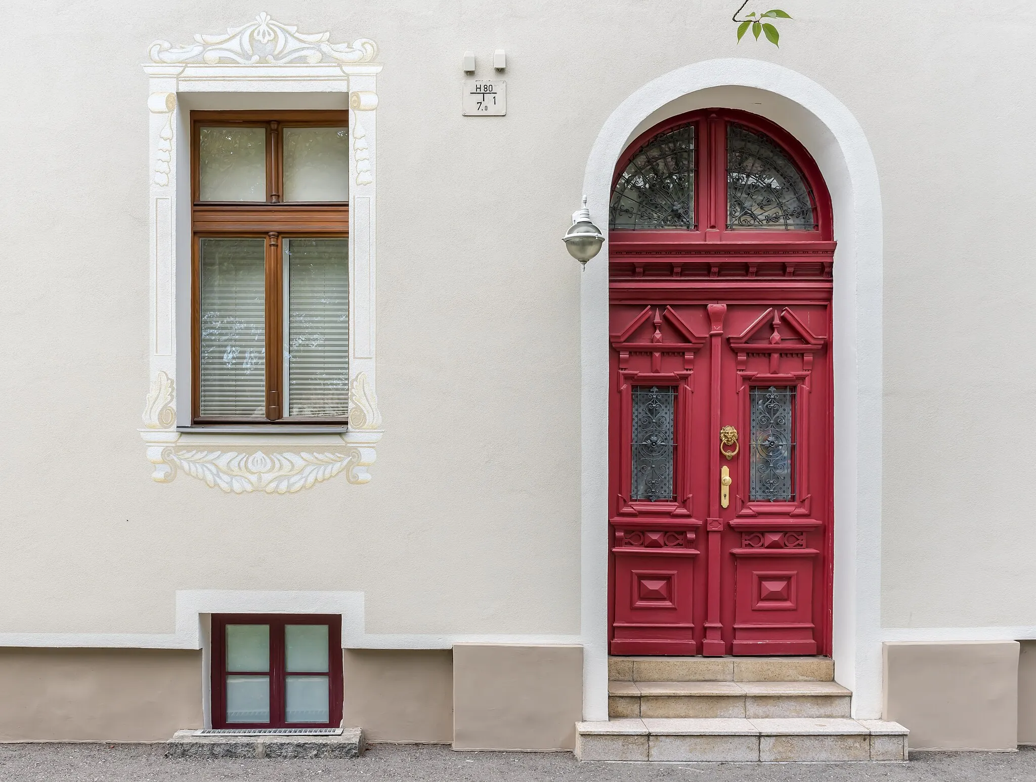 Photo showing: Residential building of Franz Josef Count of Enzenberg on Enzenbergstrasse #5, 6th district Voelkermarkter Vorstadt, Klagenfurt, Carinthia, Austria, EU