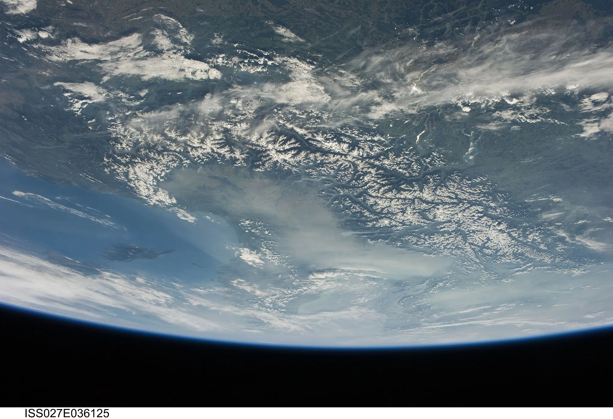 Photo showing: View of Switzerland taken during ISS Expedition 27.