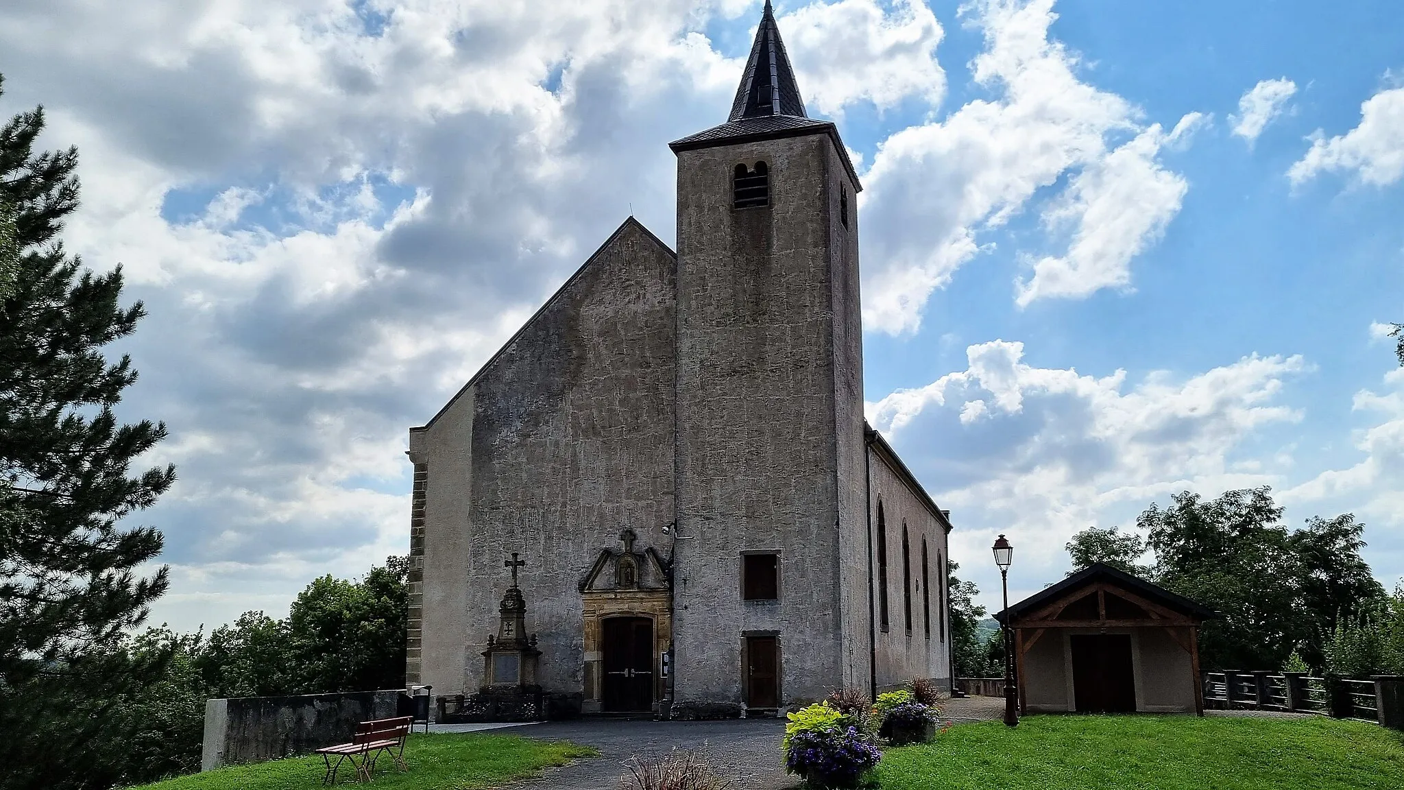 Photo showing: Haute-Kontz, commune française dans le département de la Moselle. L'Église Saint-Hubert.