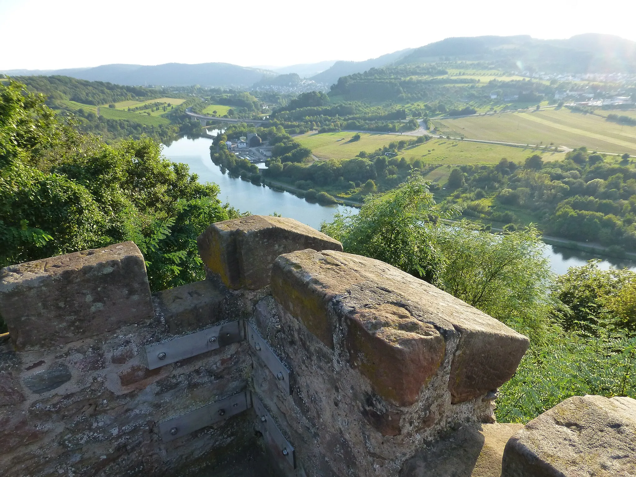 Photo showing: Blick vom Bismarckturm (Schoden) saaraufwärts in Richtung Saarburg