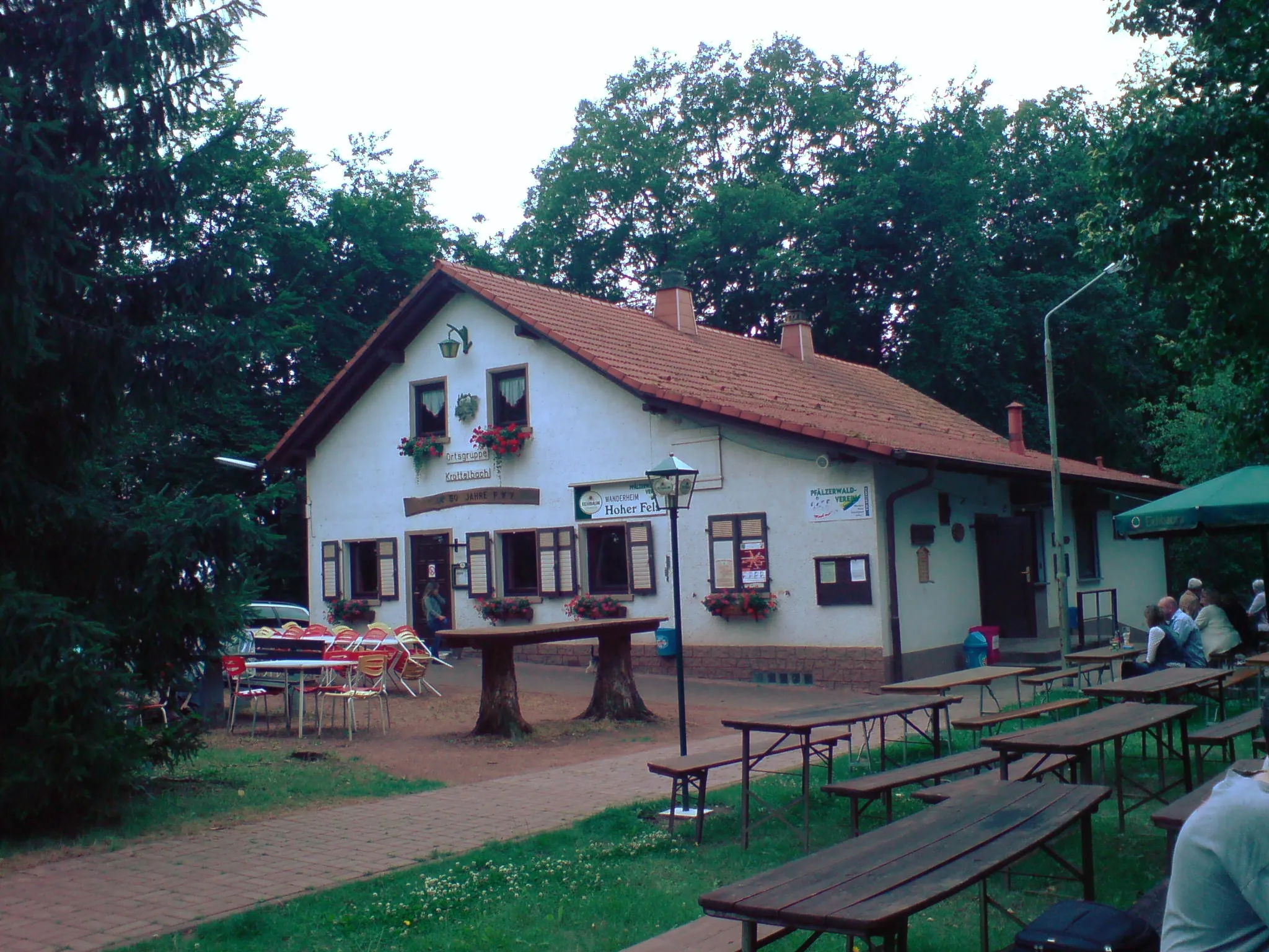 Photo showing: Wanderheim Hoher Fels in Krottelbach.