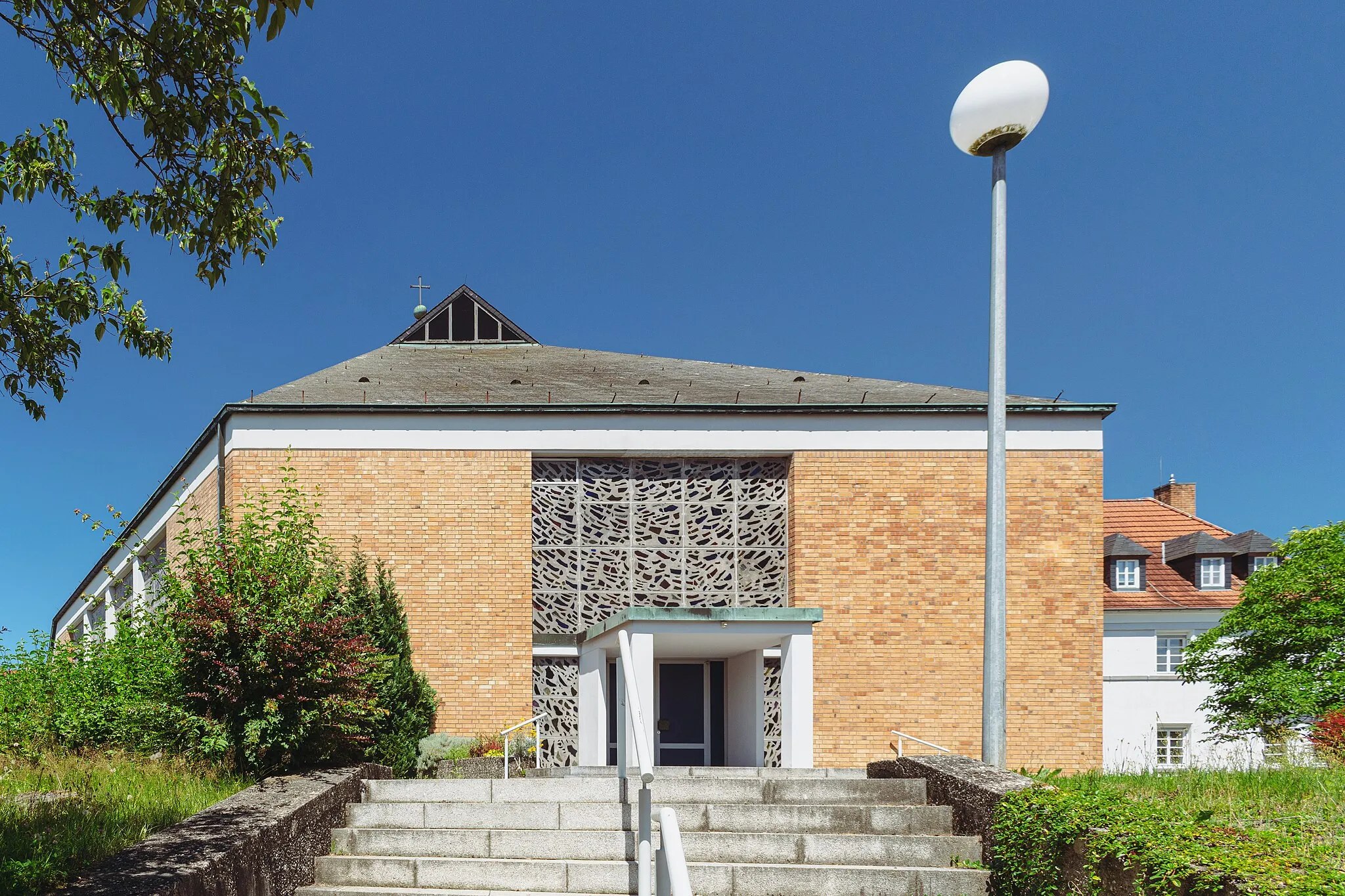 Photo showing: Die Kirche St. Joseph in Kirkel.