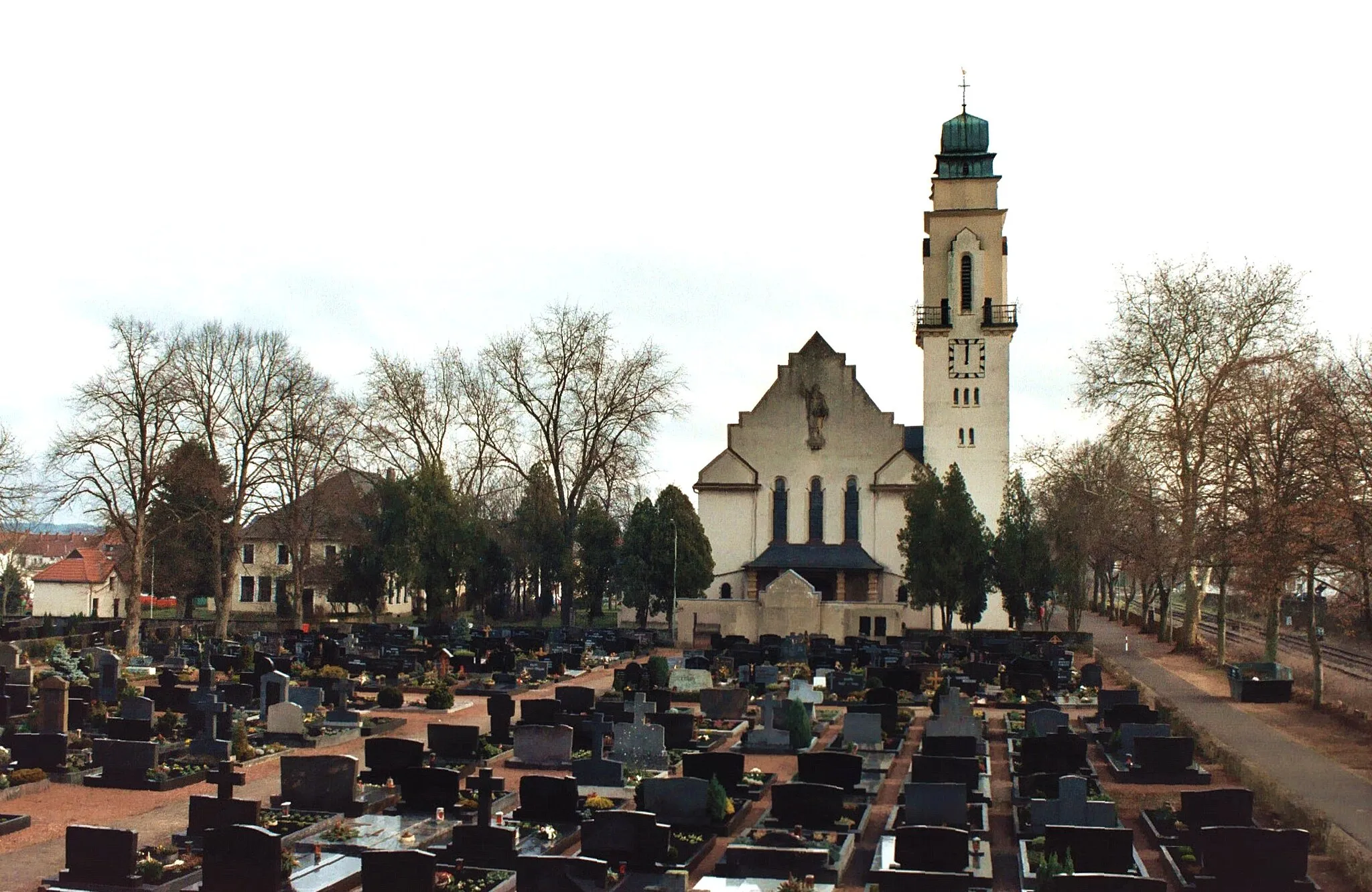 Photo showing: Überherrn, the church St. Bonifatius