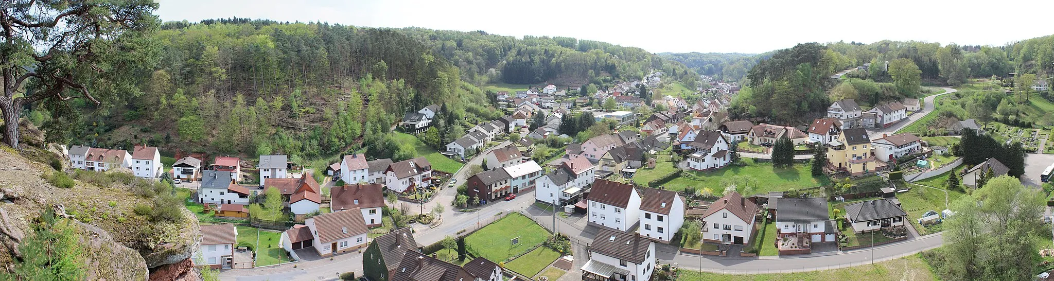 Photo showing: Blick vom Krappenfelsen auf Trulben