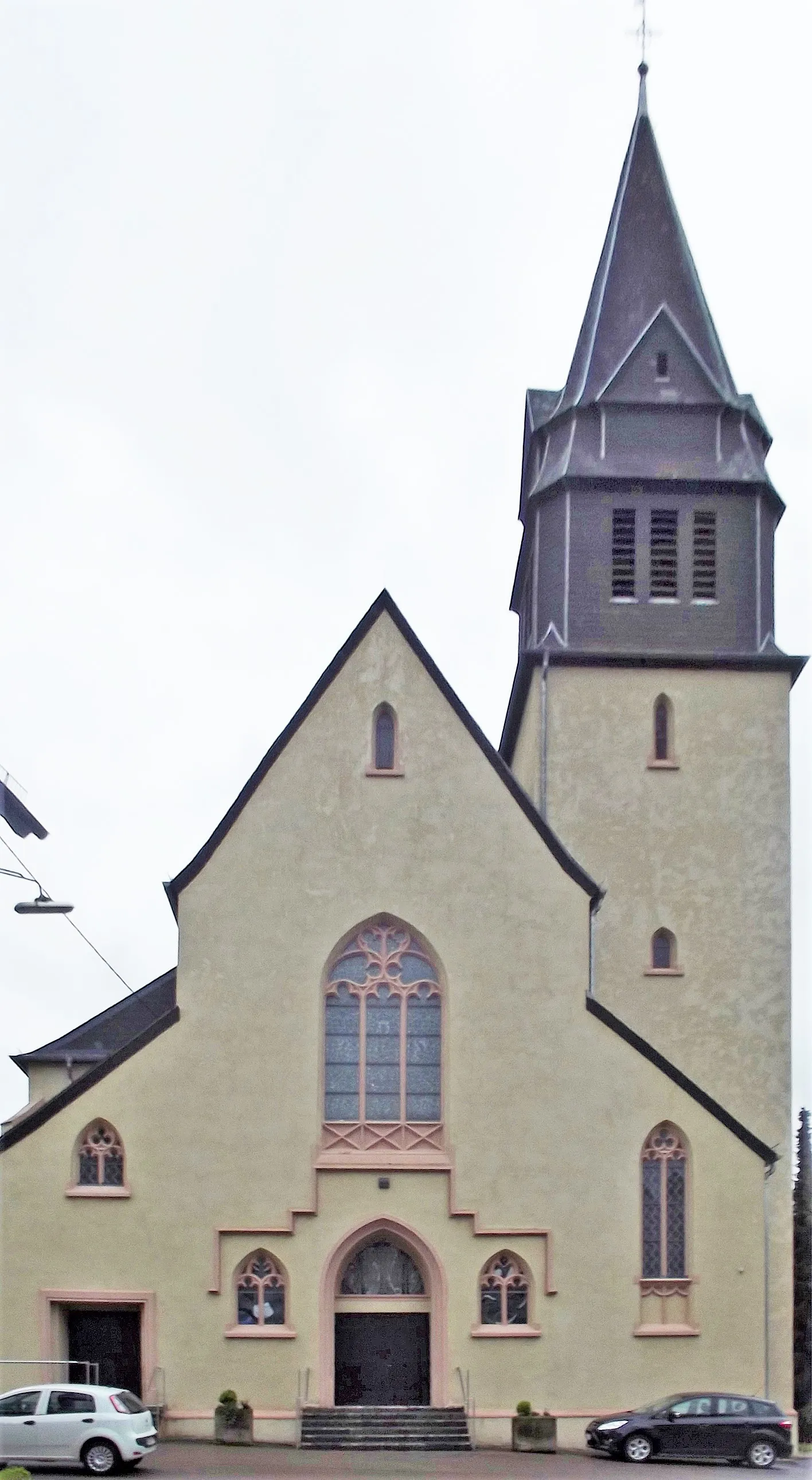 Photo showing: Exterior of the roman catholic church in Oberthal, Saarland