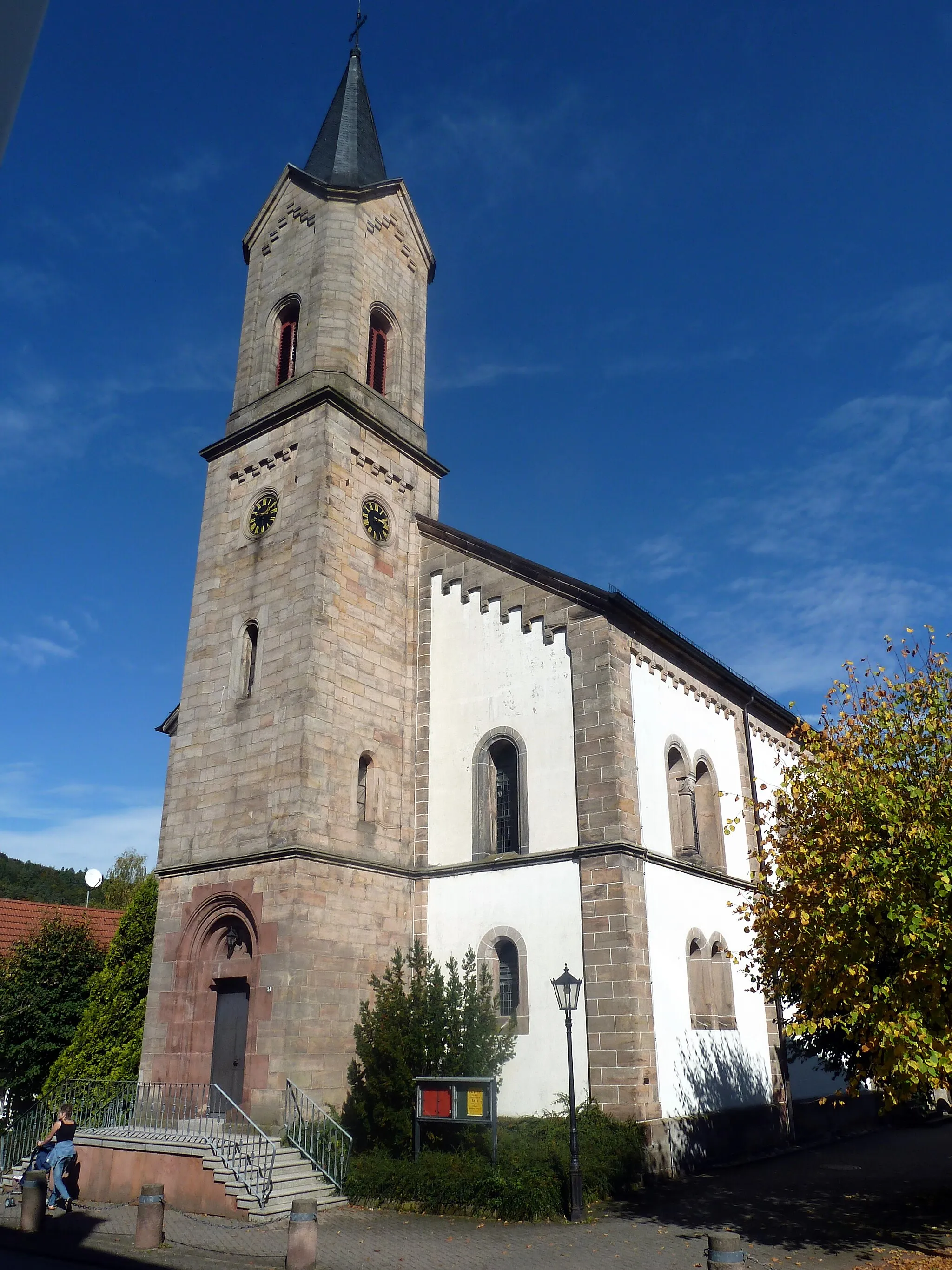 Photo showing: Waldfischbach-Burgalben – Prot. Kirche im Ortsteil Waldfischbach