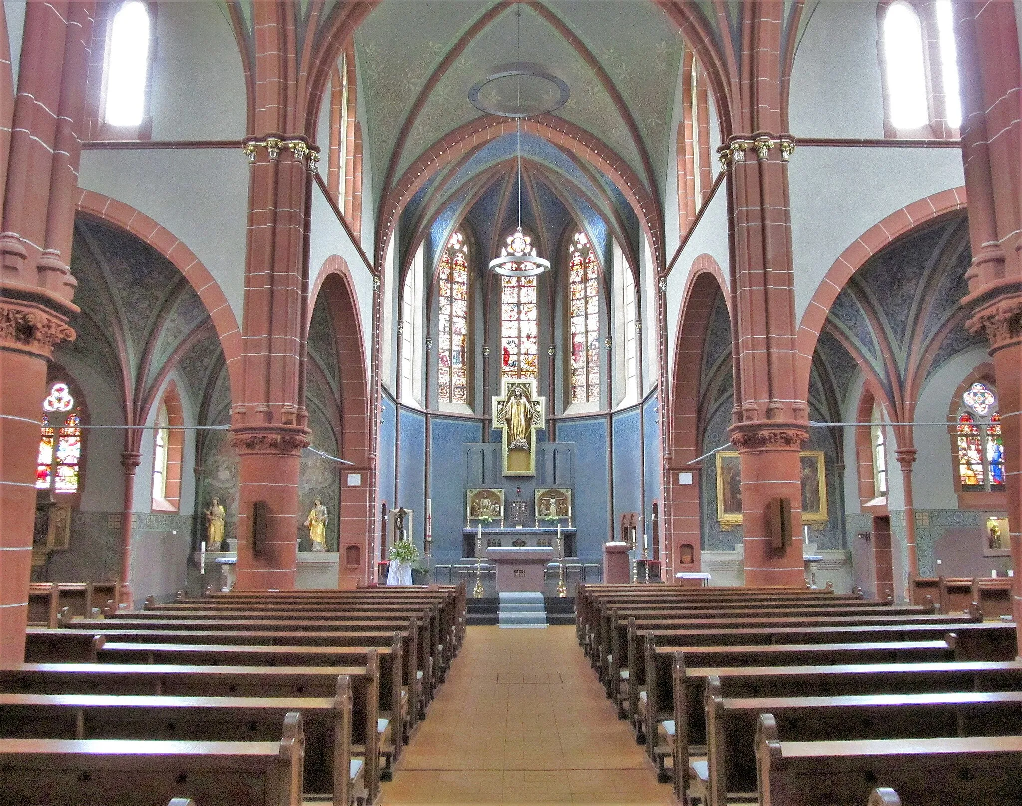 Photo showing: Blick ins Innere der katholischen Pfarrkirche St. Josef in Bildstock, einem Stadtteil von Friedrichsthal (Saar), Regionalverband Saarbrücken, Saarland