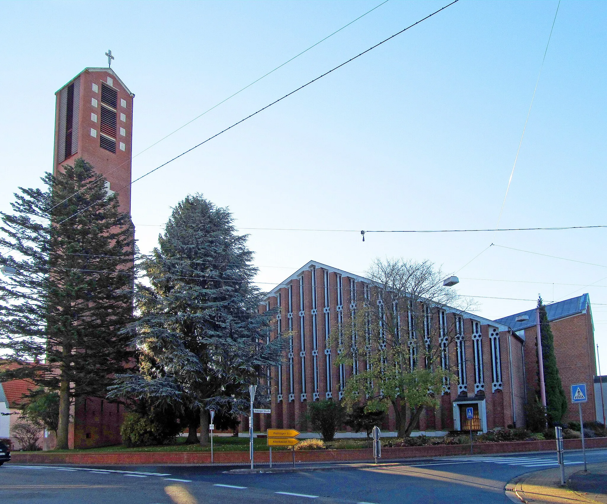 Photo showing: Die katholische Pfarrkirche St. Matthias in Riegelsberg, Saarland