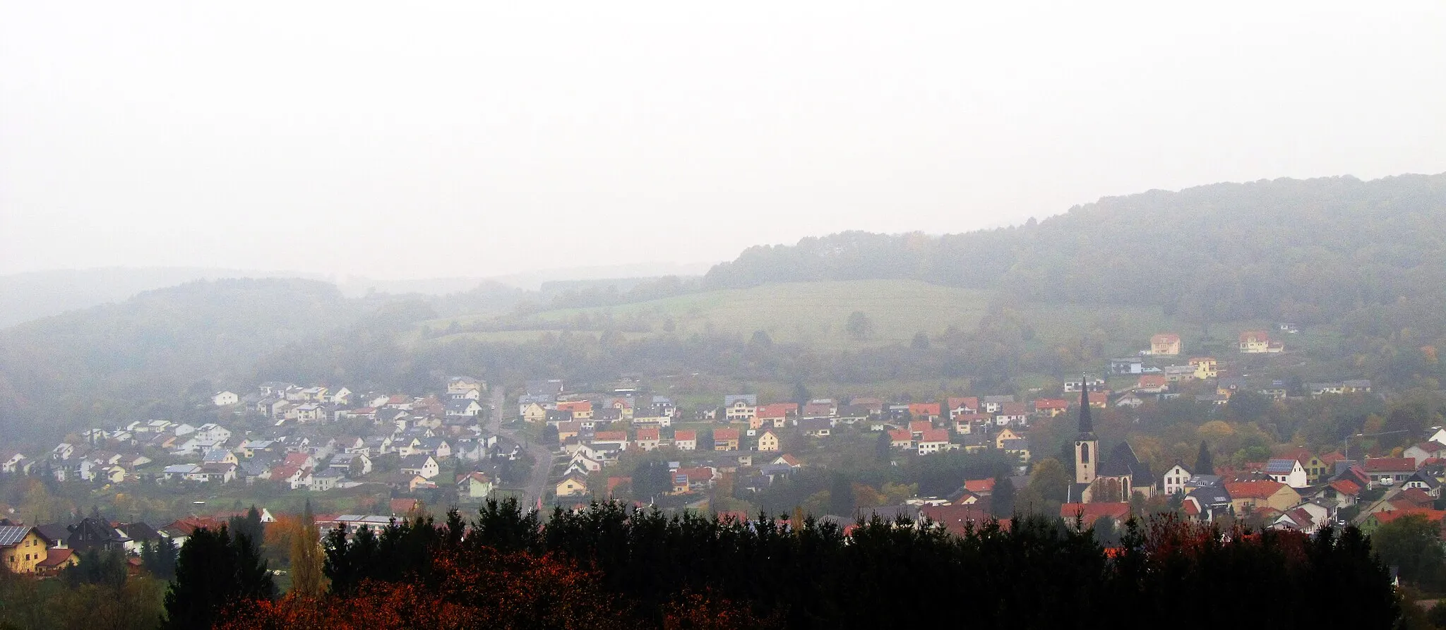 Photo showing: Blick aus östlicher Richtung auf Limbach, einem Ortsteil der Gemeinde Schmelz, Landkreis Saarlouis, Saarland