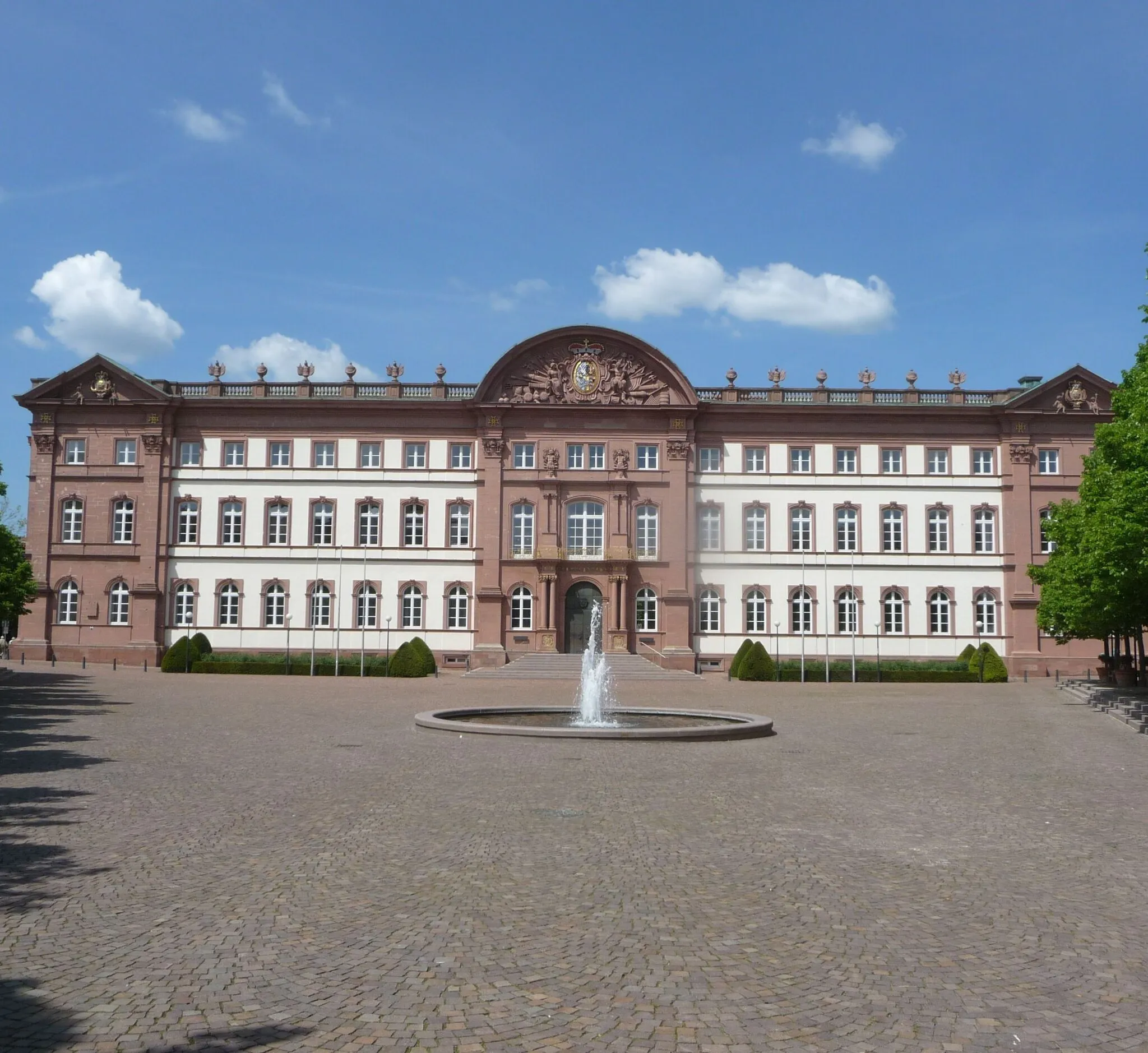 Photo showing: Schlossplatz