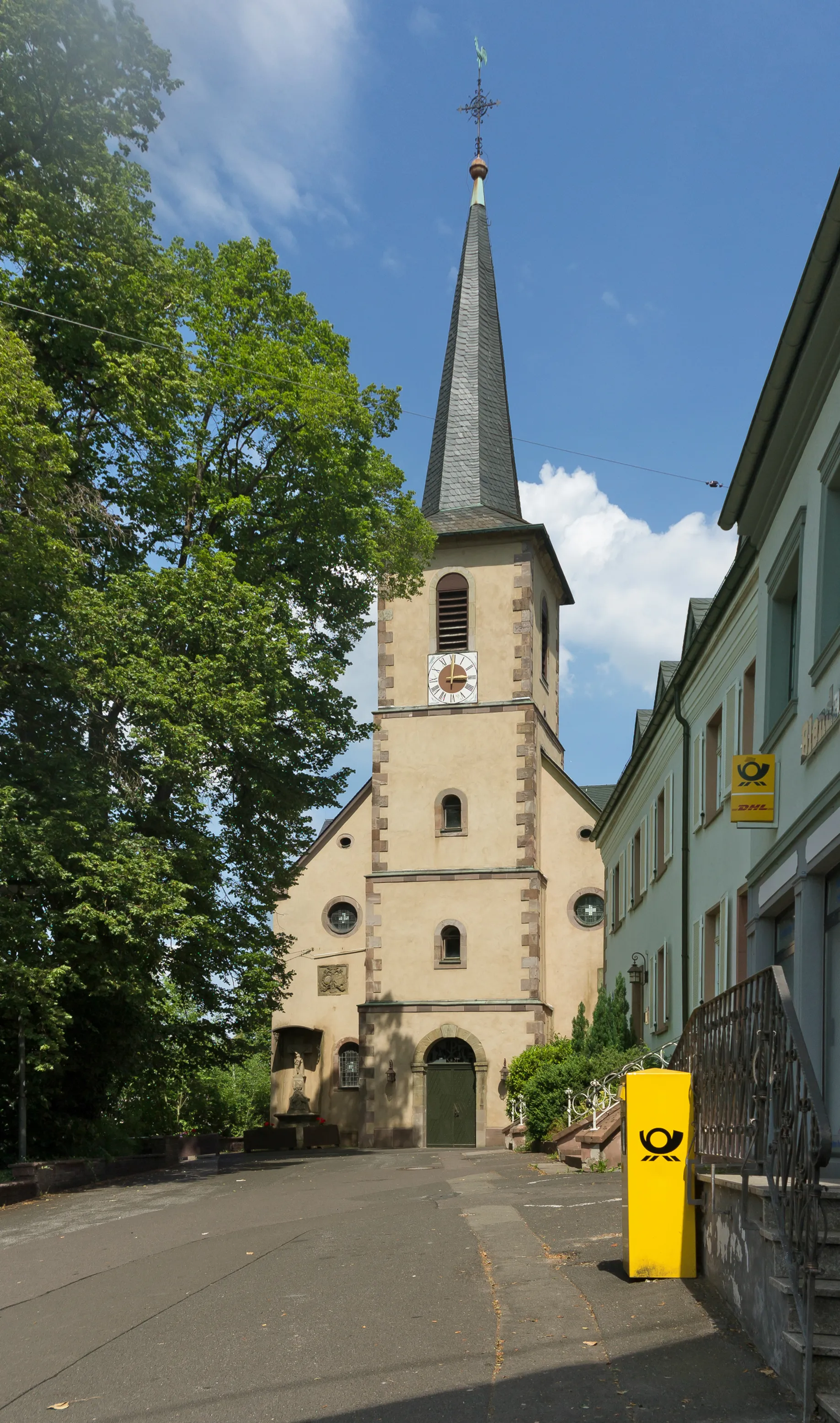 Photo showing: Eppelborn, church: Katholische die Pfarrkirche Sankt Sebastian