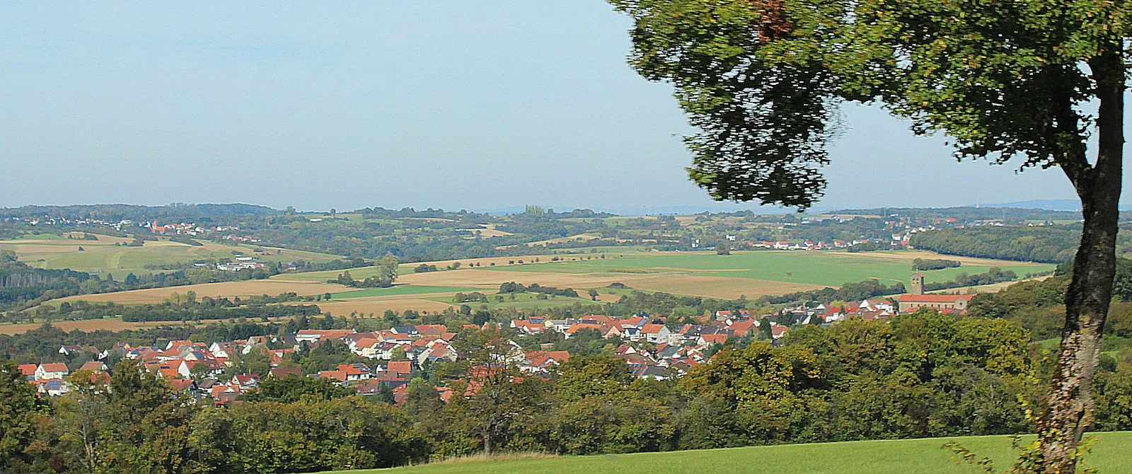 Photo showing: Blick über Ormesheim in Richtung Heckendalheim und Ommersheim