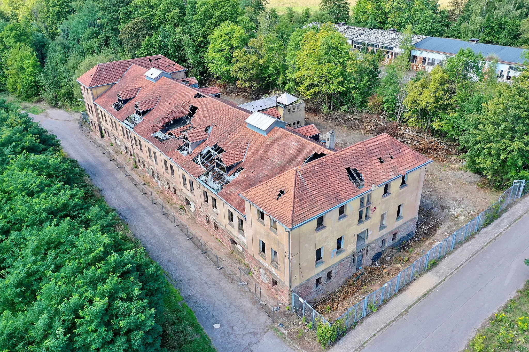 Photo showing: Das Schlafhaus Der Grube Mellin in Sulzbach/Saar wurde 1920 errichtet und diente ab 1929 als Bergschule.