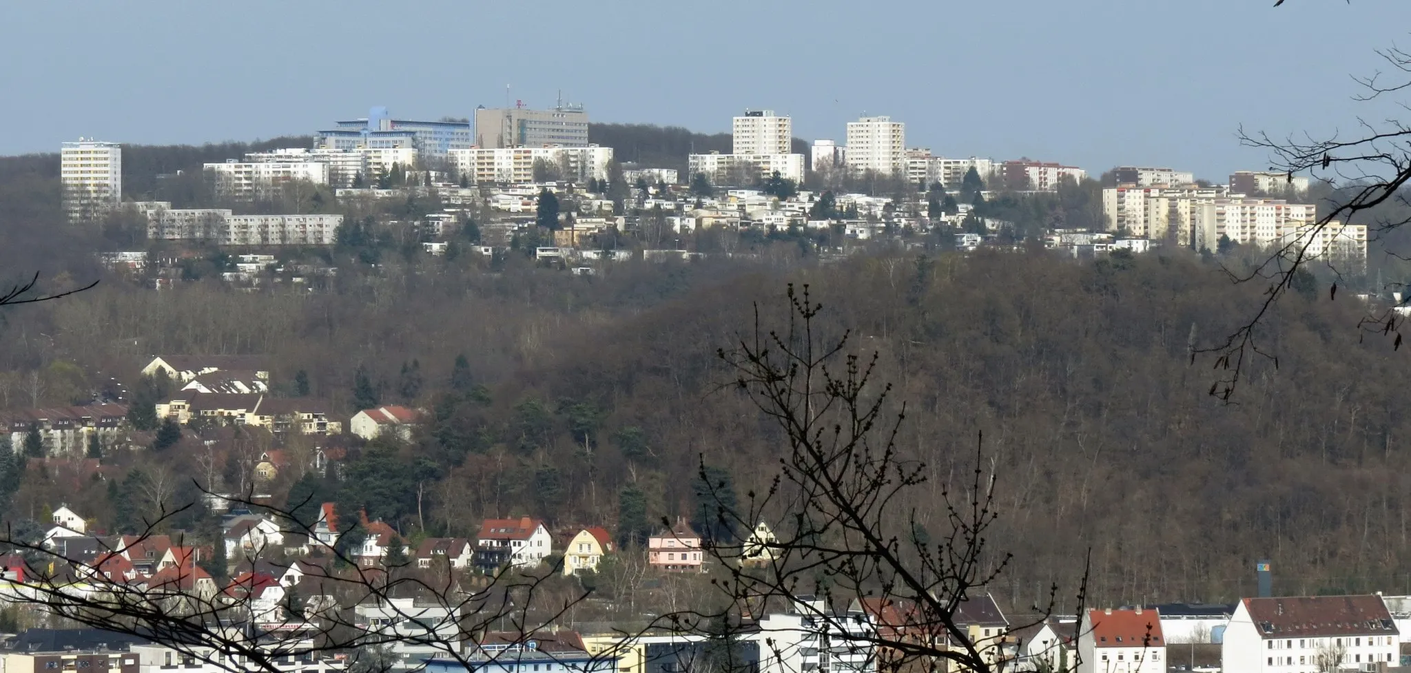 Photo showing: Blick vom Winterberg auf den Eschberg in Saarbrücken.