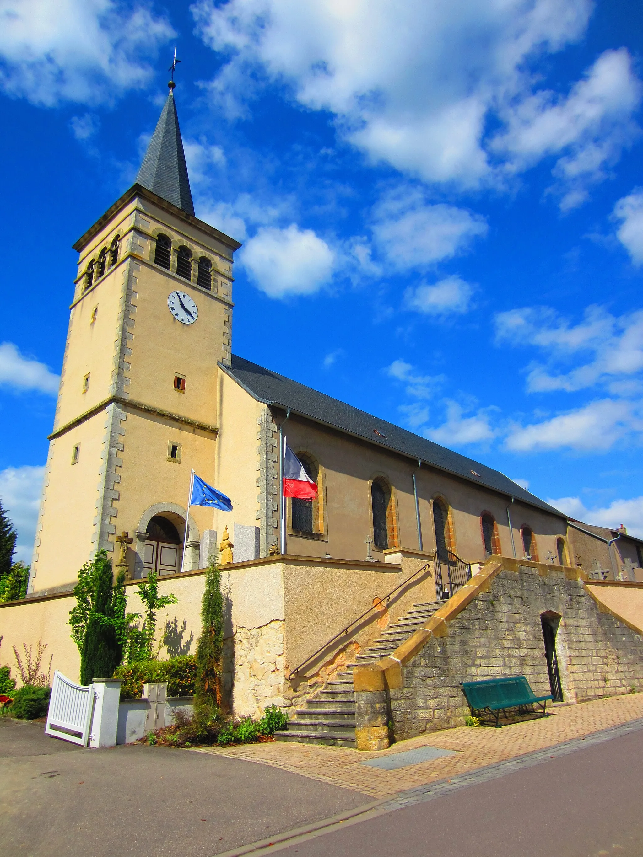 Photo showing: Brettnach church