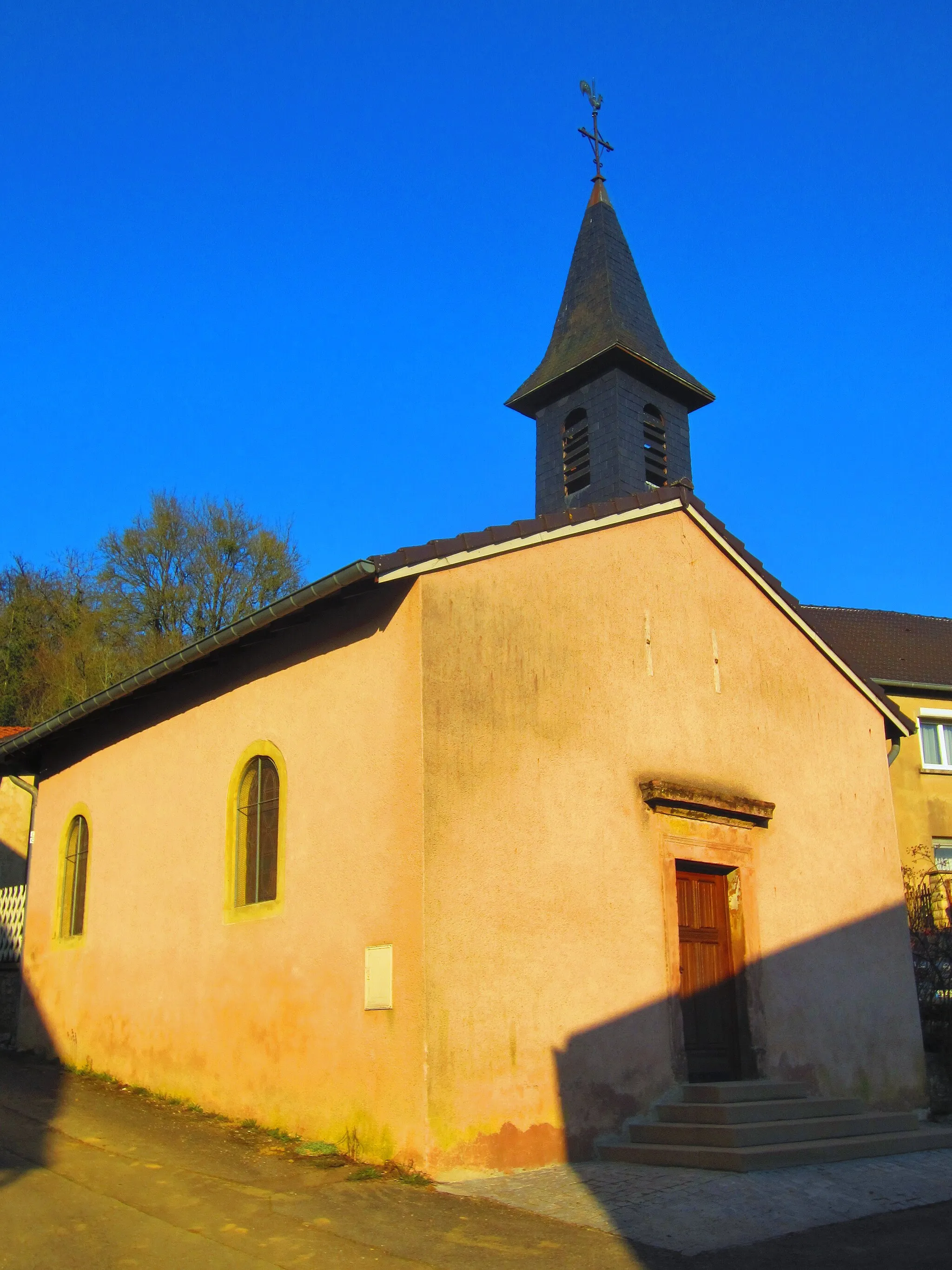 Photo showing: Flatten Launstroff chapel