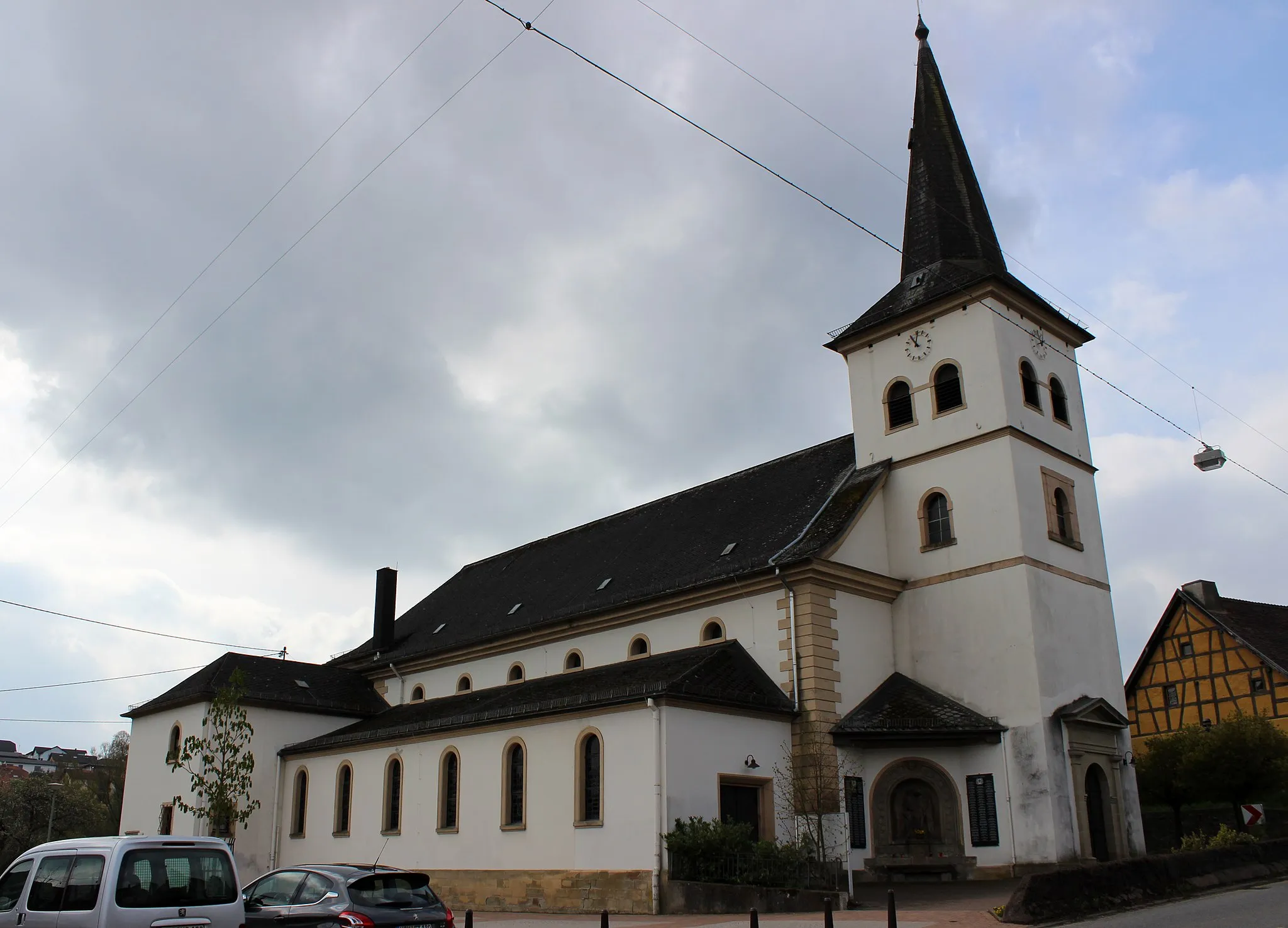 Photo showing: Die katholische Pfarrkirche St. Mauritius in Alsweiler, einem Ortsteil der Gemeinde Marpingen, Landkreis St. Wendel, Saarland