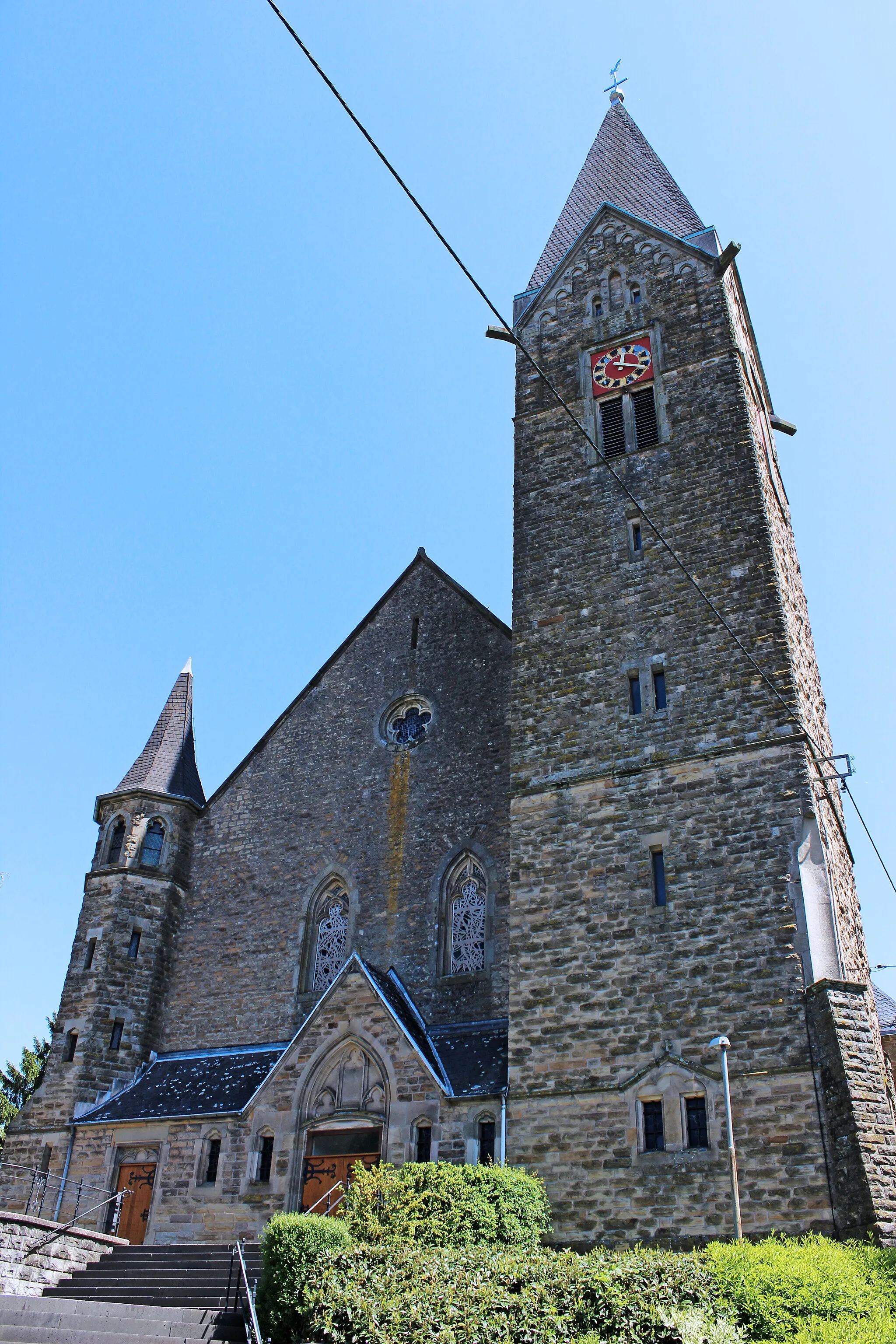 Photo showing: Die katholische Pfarrkirche St. Mauritius in Sotzweiler, einem Ortsteil der Gemeinde Tholey, Landkreis St. Wendel, Saarland