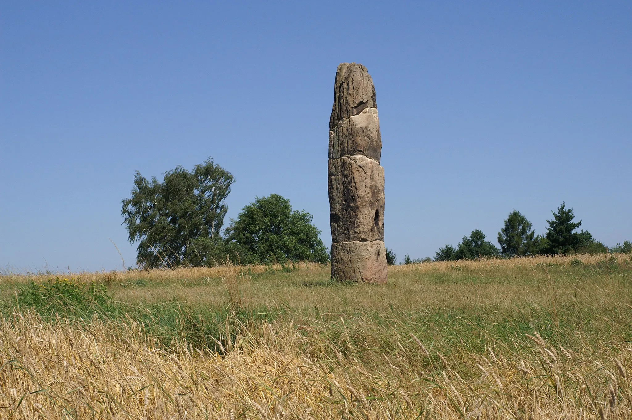 Photo showing: Gollenstein bei Blieskastel (Deutschland, Saarland), einer der größen Menhire in Deutschland