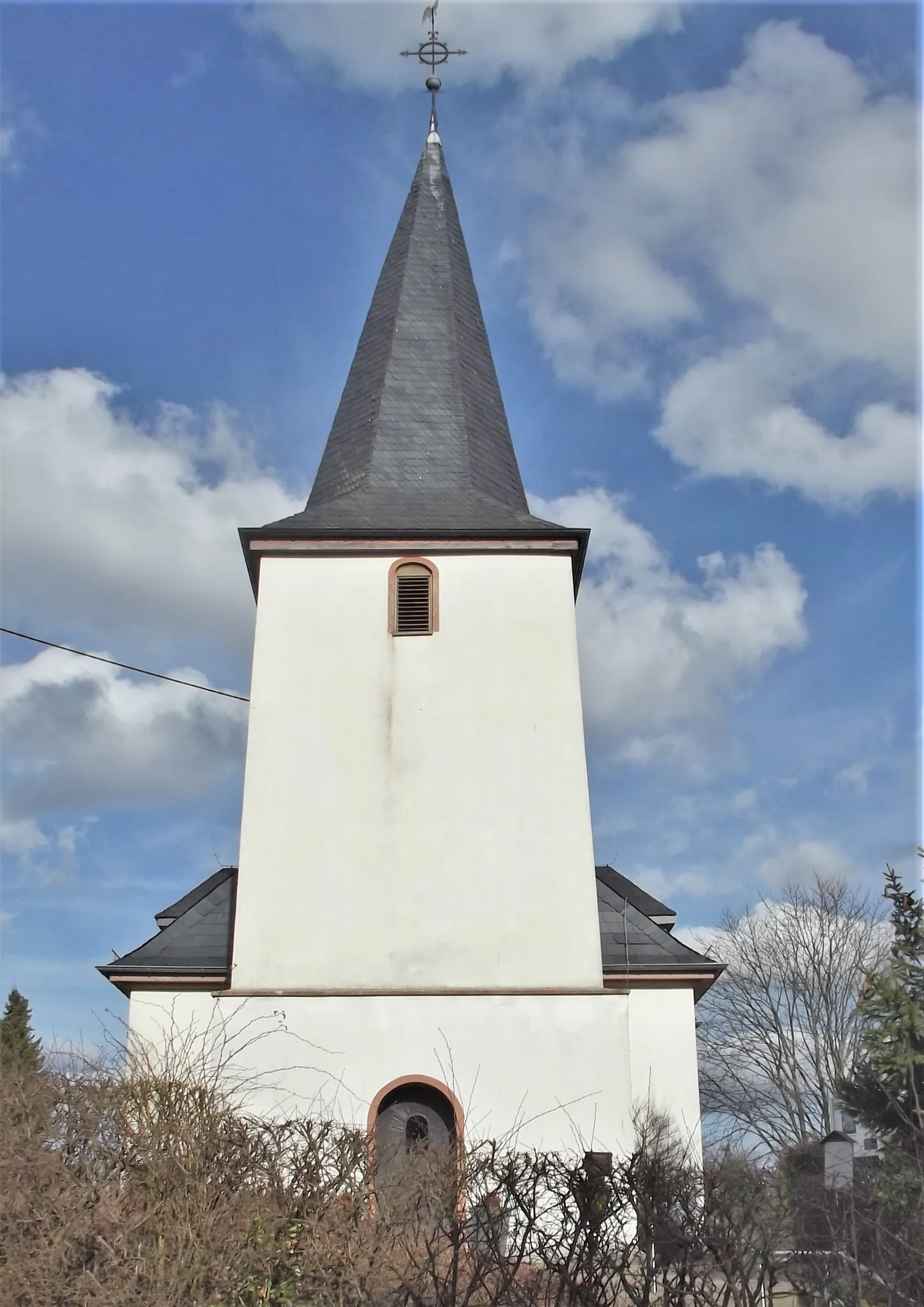 Photo showing: Exterior of the protestant church in Bosen, Saarland