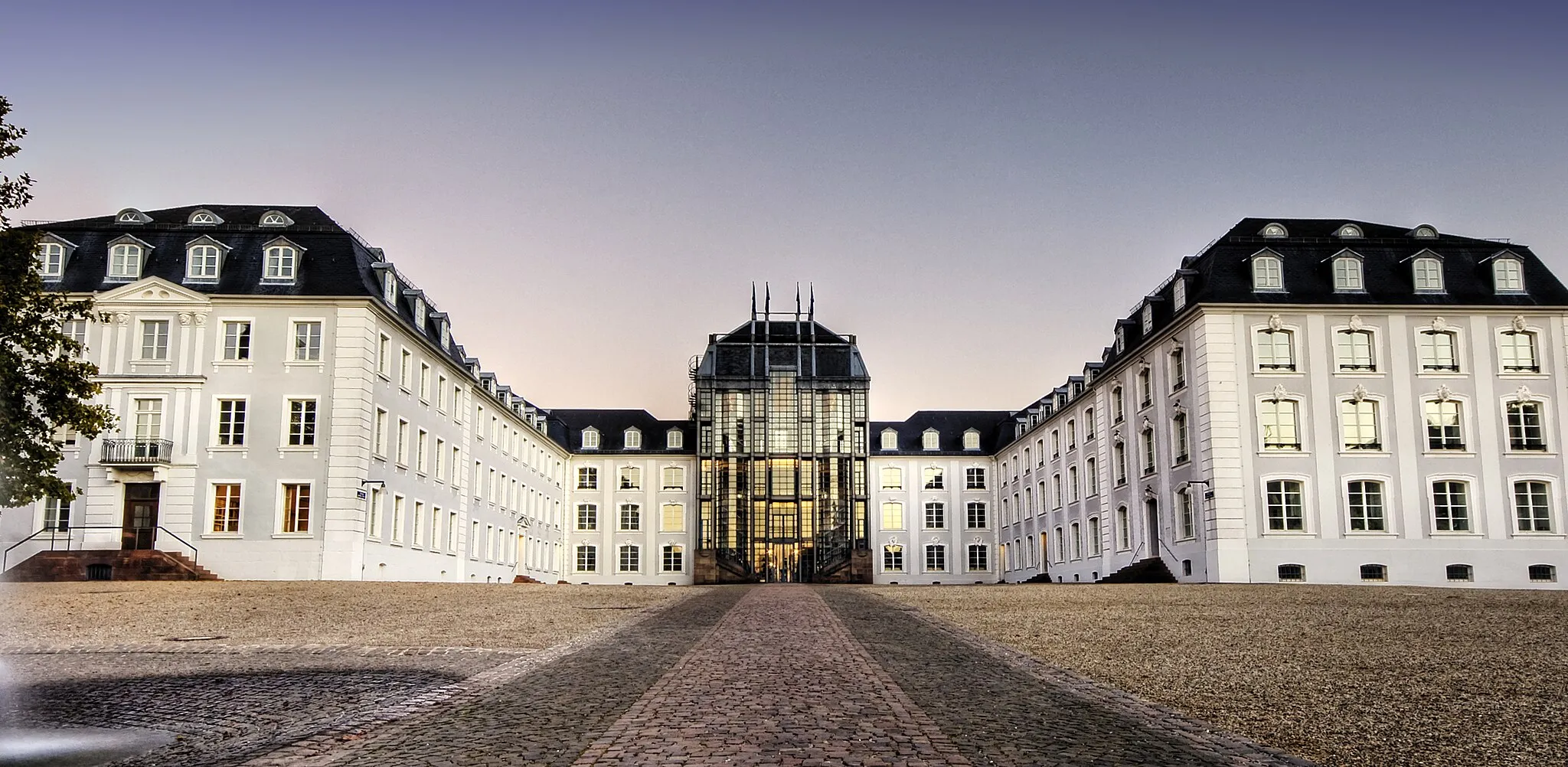 Photo showing: Schloss Saarbrücken 2007, HDR