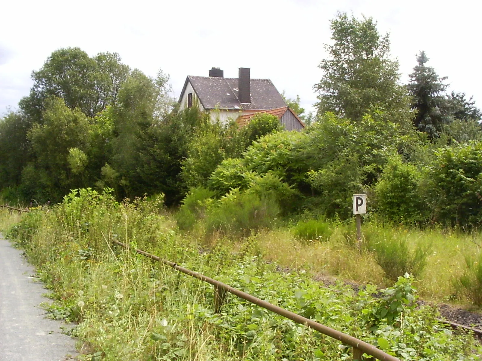 Photo showing: Bierfeld train station, trackside